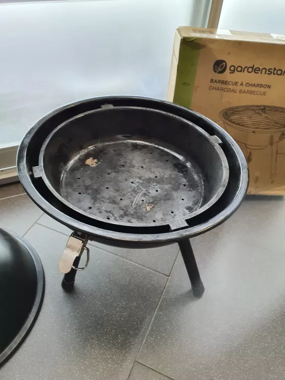 MAŁY GRILL WĘGLOWY