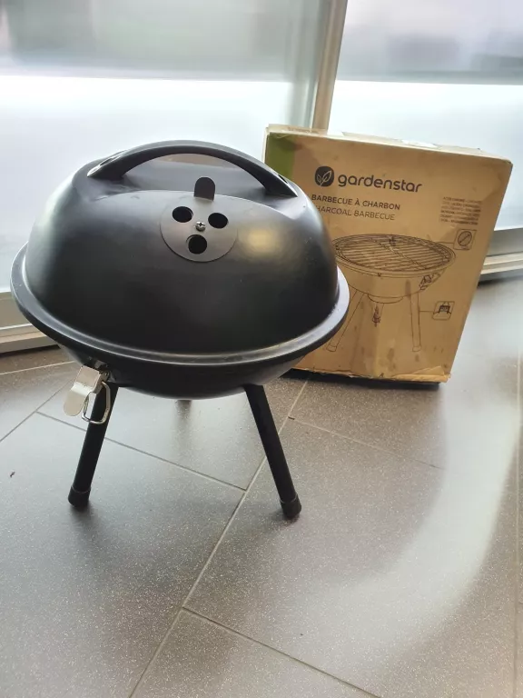 MAŁY GRILL WĘGLOWY