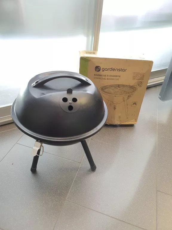 MAŁY GRILL WĘGLOWY