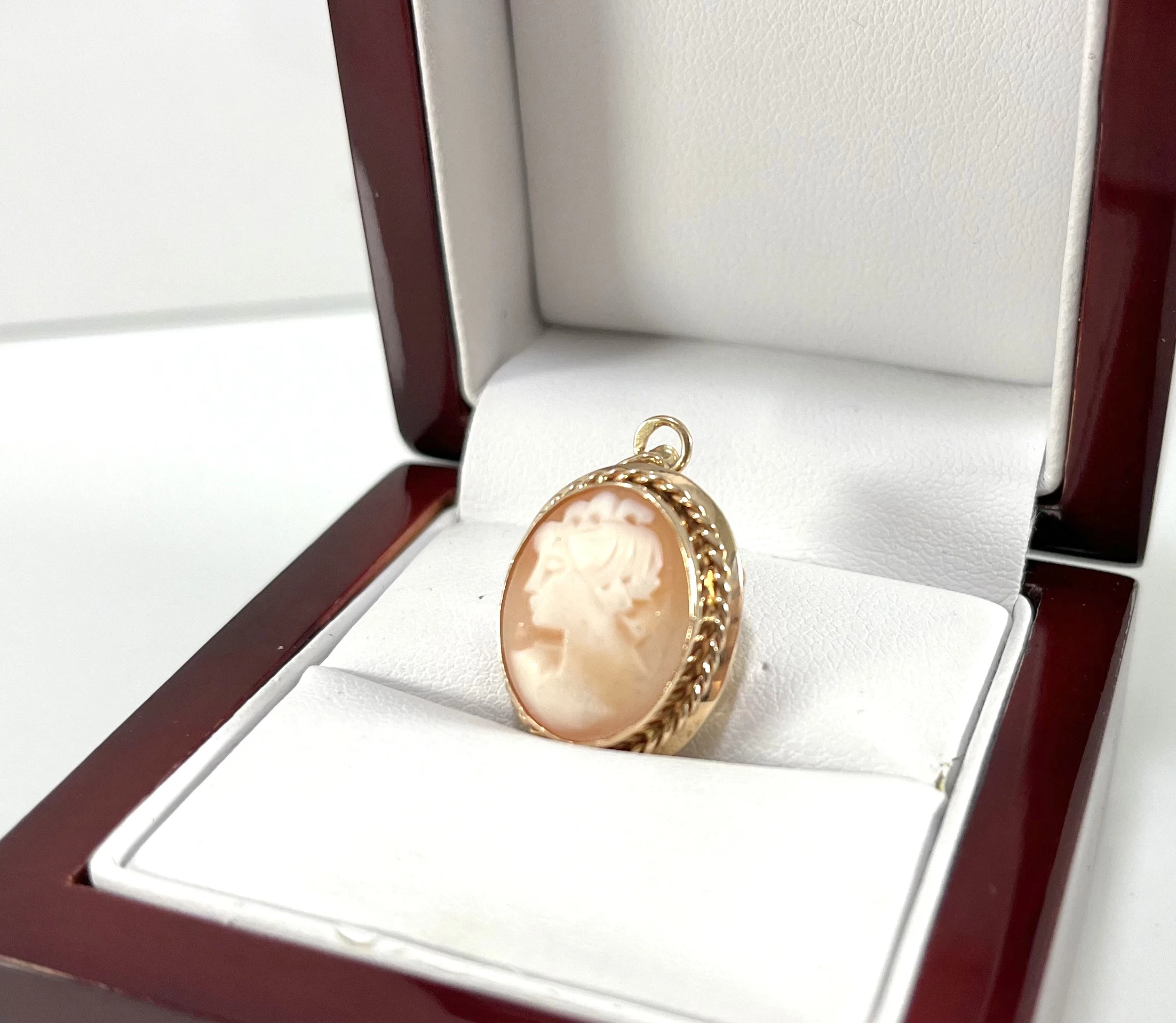 cudowna-zlota-zawieszka-kamea-585472g-motyw-129129-14