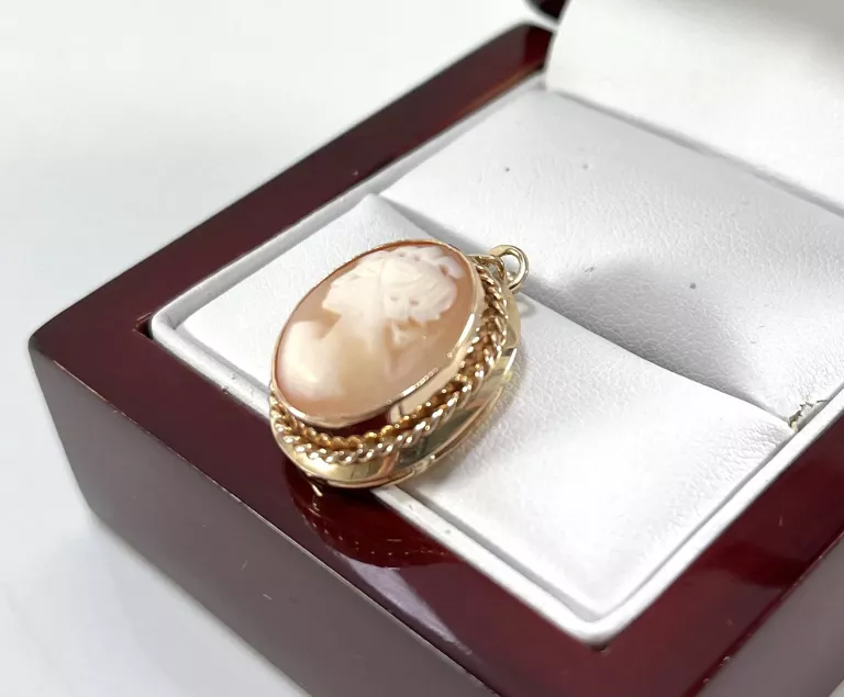 cudowna-zlota-zawieszka-kamea-585472g-plec-15851-1