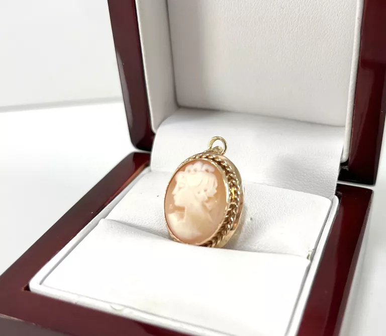 cudowna-zlota-zawieszka-kamea-585472g-motyw-129129-14