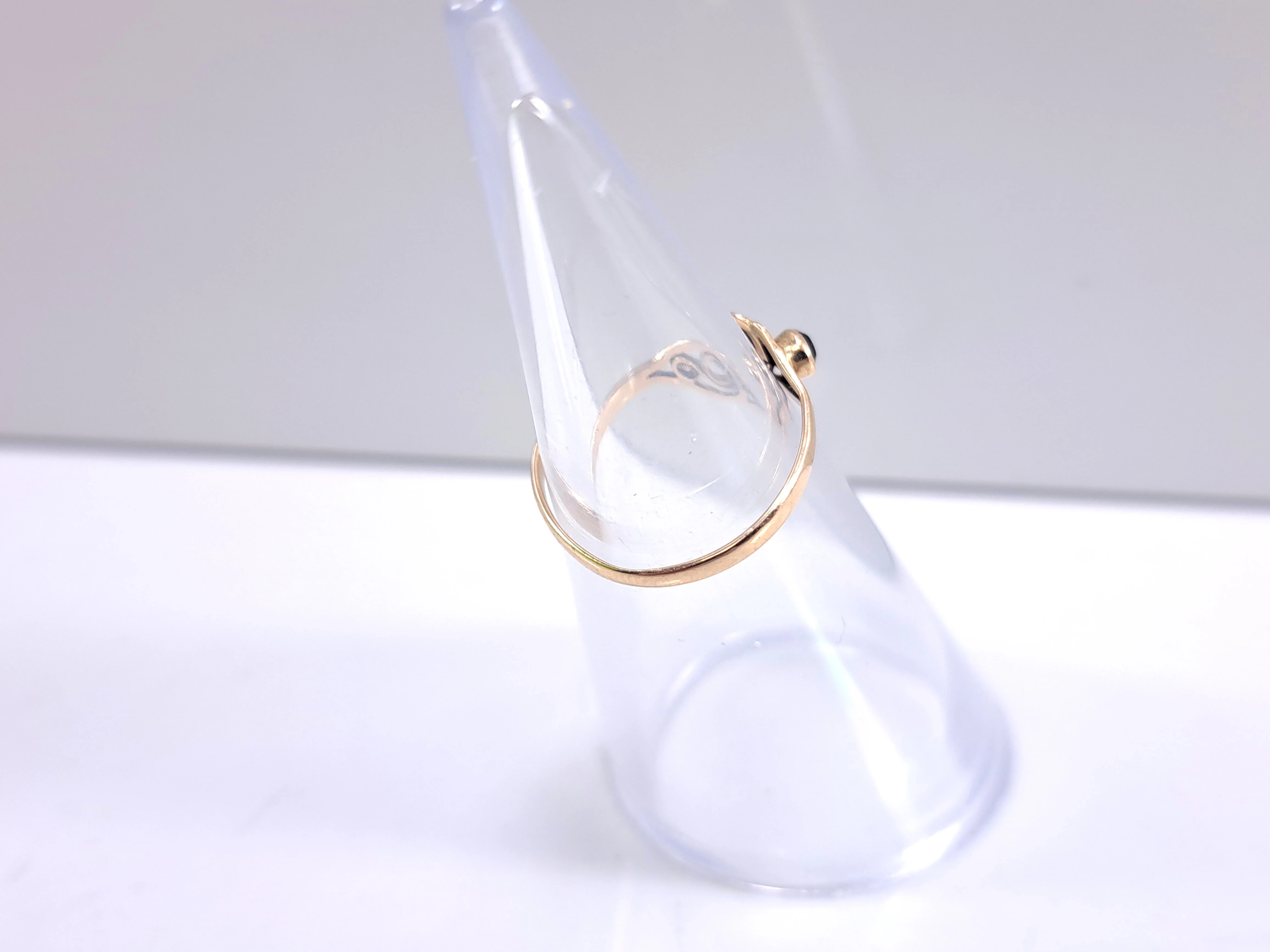 zloty-pierscionek-z-rubinem-r12-585-099g-kolor-dominujacy-zloty