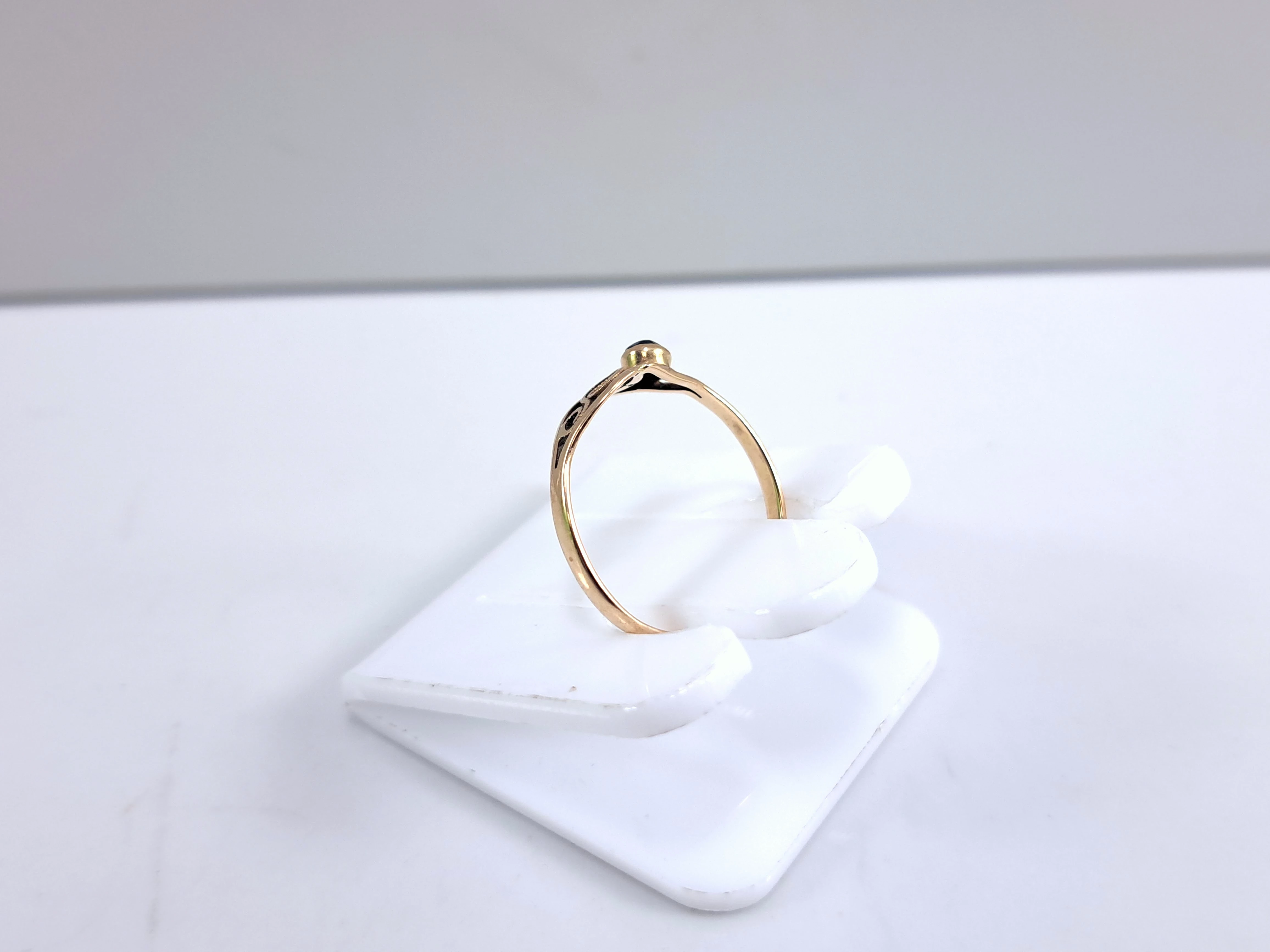 zloty-pierscionek-z-rubinem-r12-585-099g-kamien-bez-kamienia