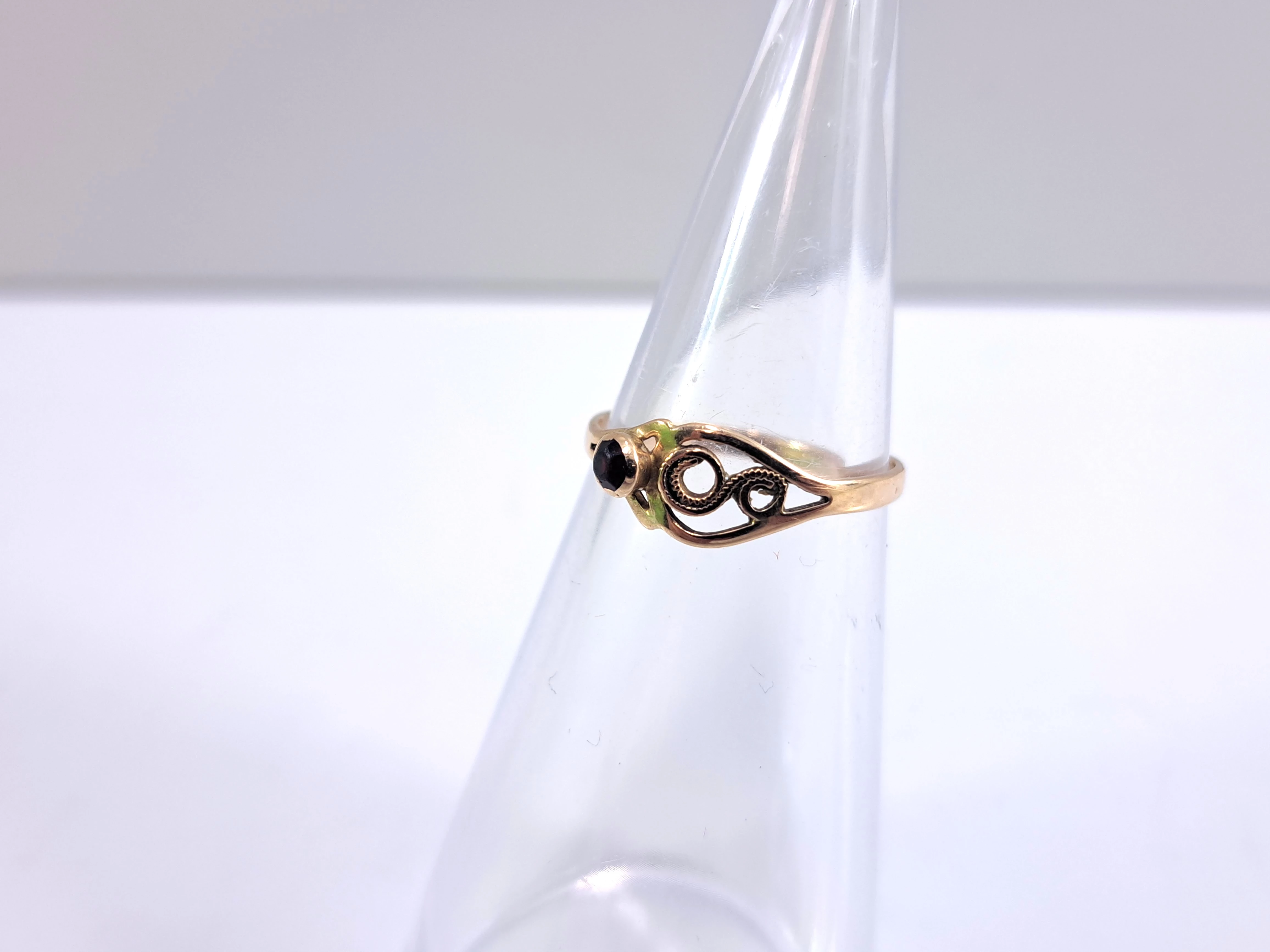 zloty-pierscionek-z-rubinem-r12-585-099g-rozmiarsrednica-wew-mm-161767