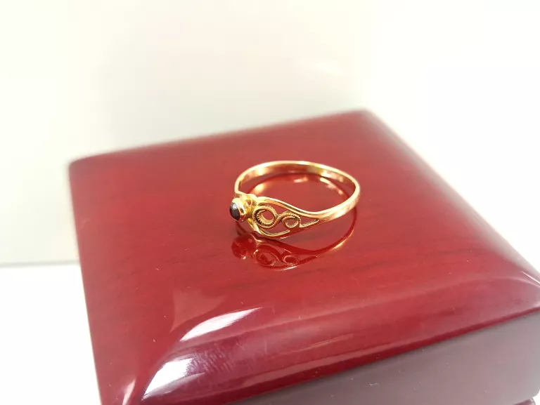 zloty-pierscionek-z-rubinem-r12-585-099g-marka-bez-marki