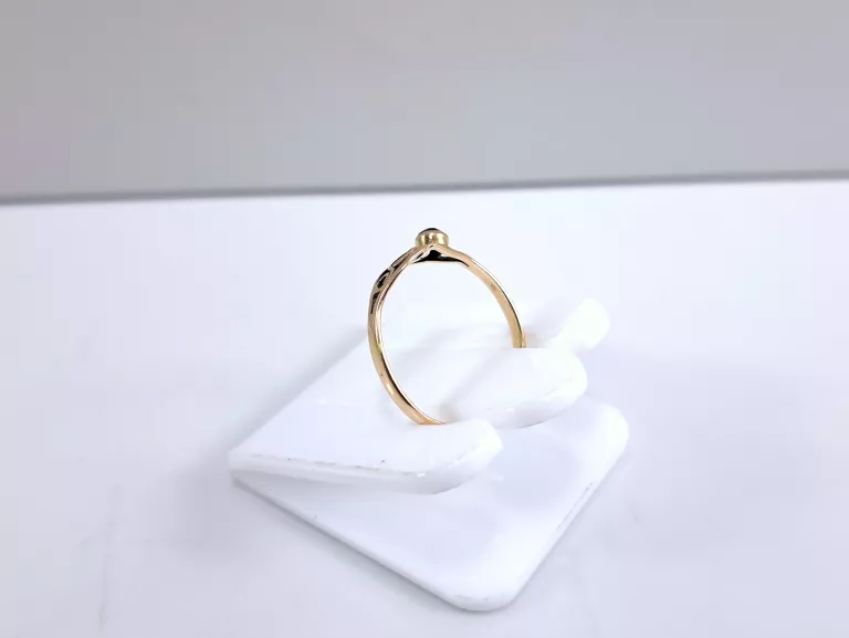 zloty-pierscionek-z-rubinem-r12-585-099g-kamien-bez-kamienia