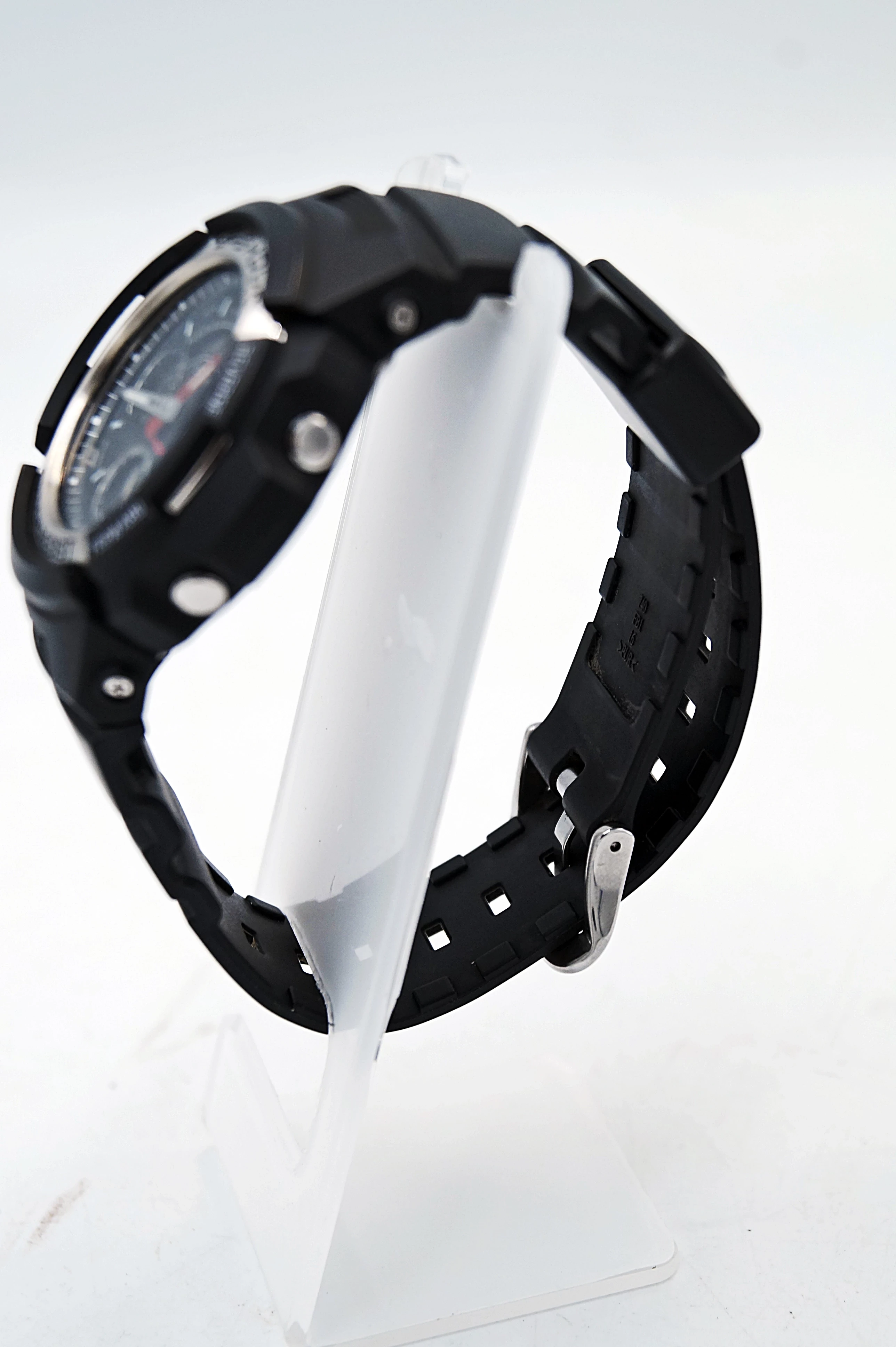 casio-g-shock-aw-590-ksztalt-koperty-okragla