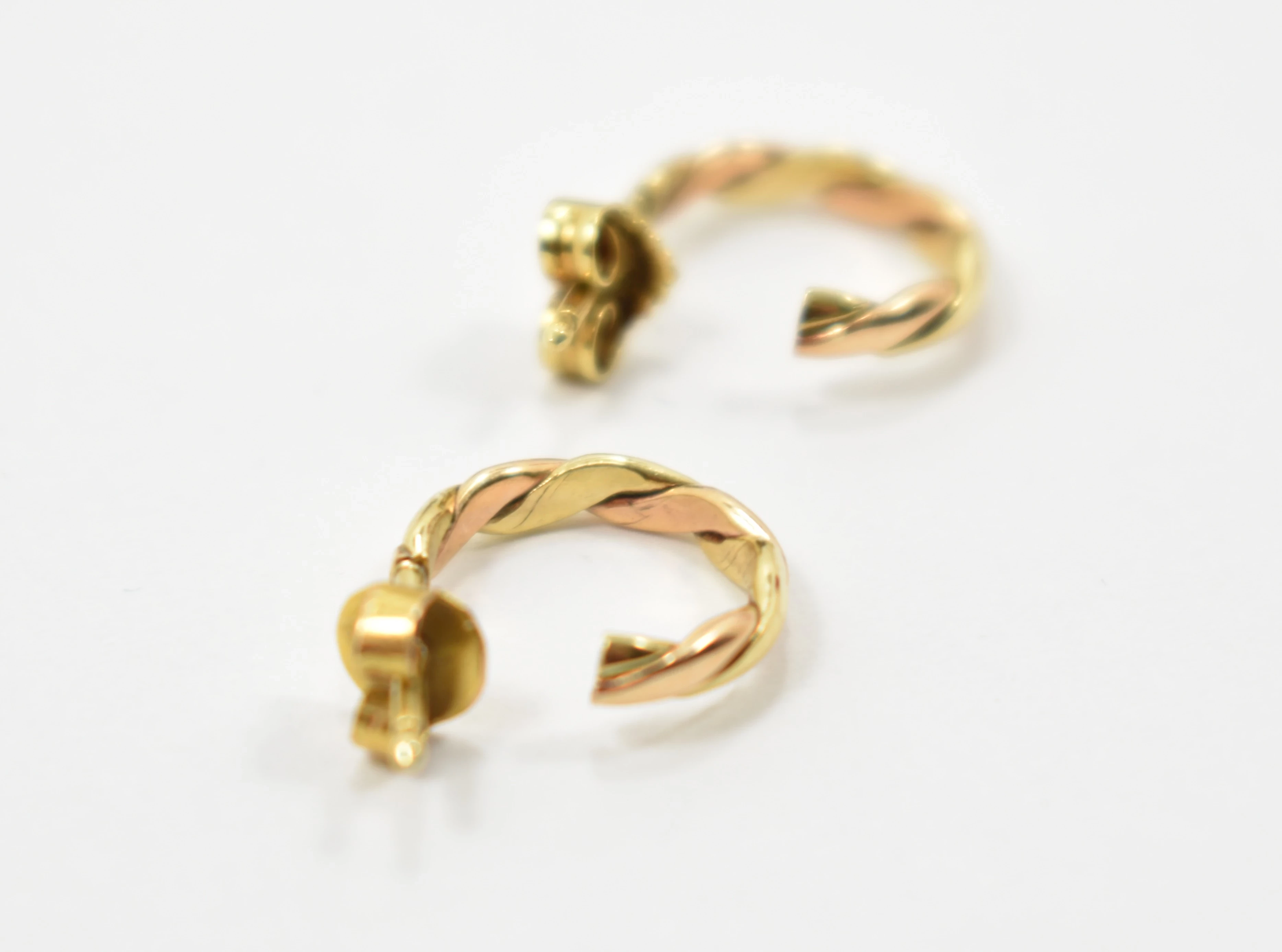 zlote-kolczyki-585-211g-material-zloto