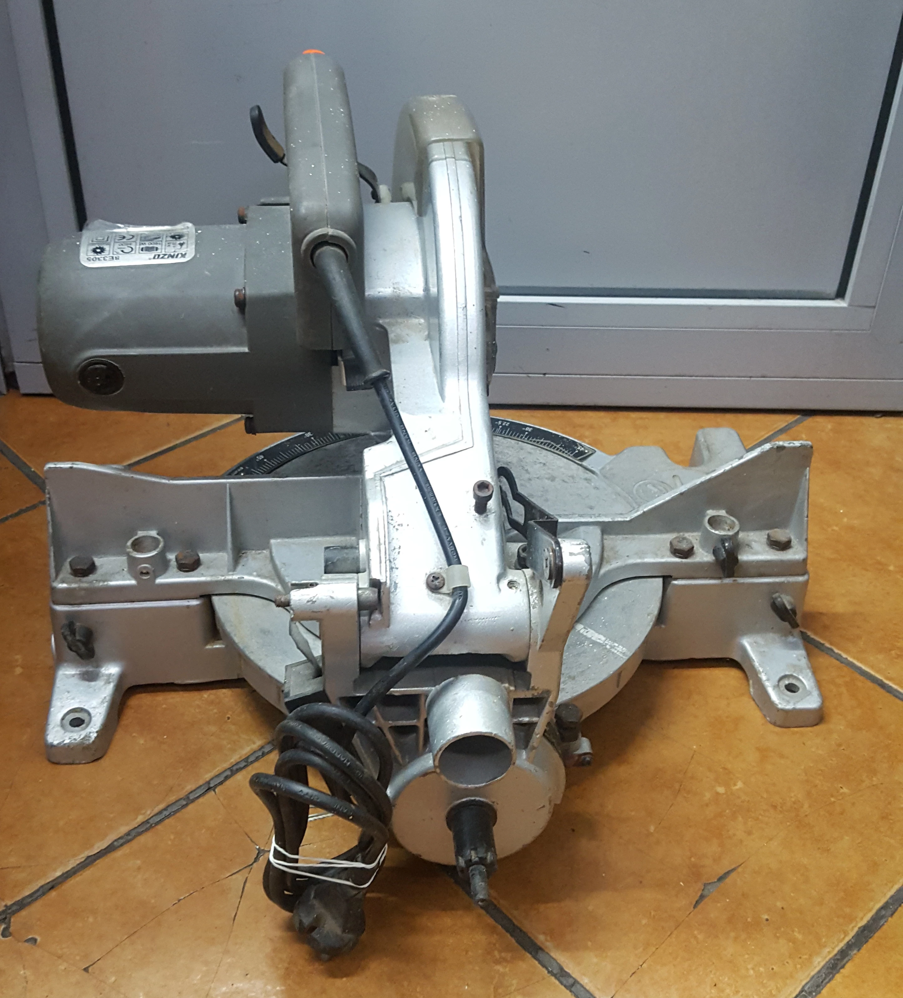 pila-ukosowa-kinzo-8e3305-srednica-tarczy-1