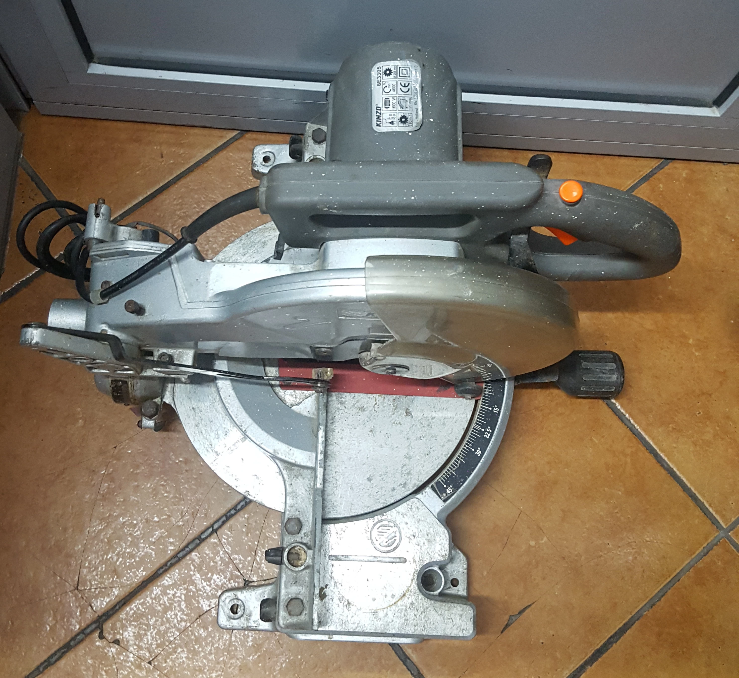 pila-ukosowa-kinzo-8e3305-stan-uzywany