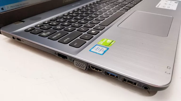LAPTOP ASUS R541UA 15,6 " INTEL CORE I3 8 GB