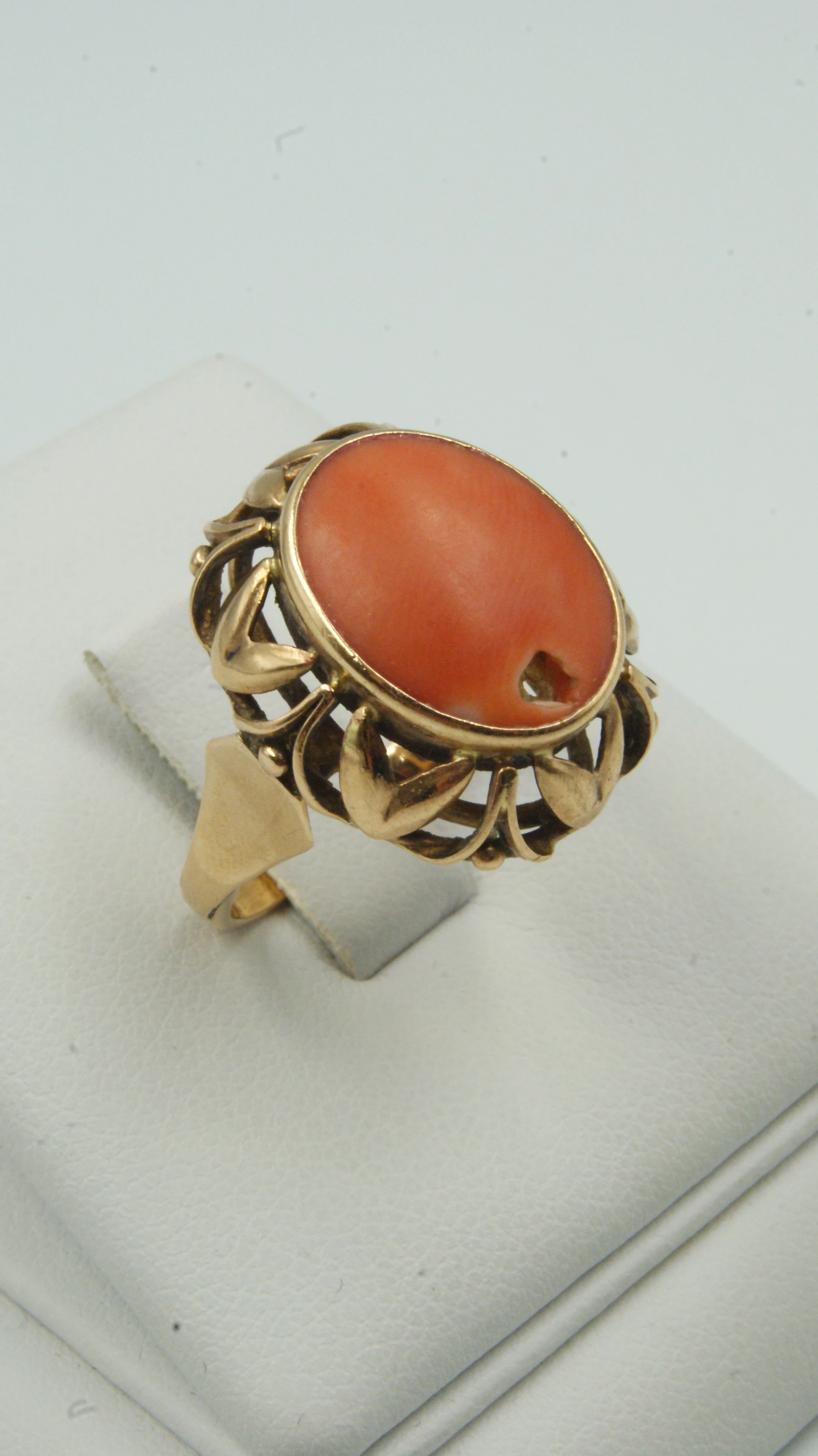 zloty-pierscionek-z-koralem-585-575g-r18-kamien-koral