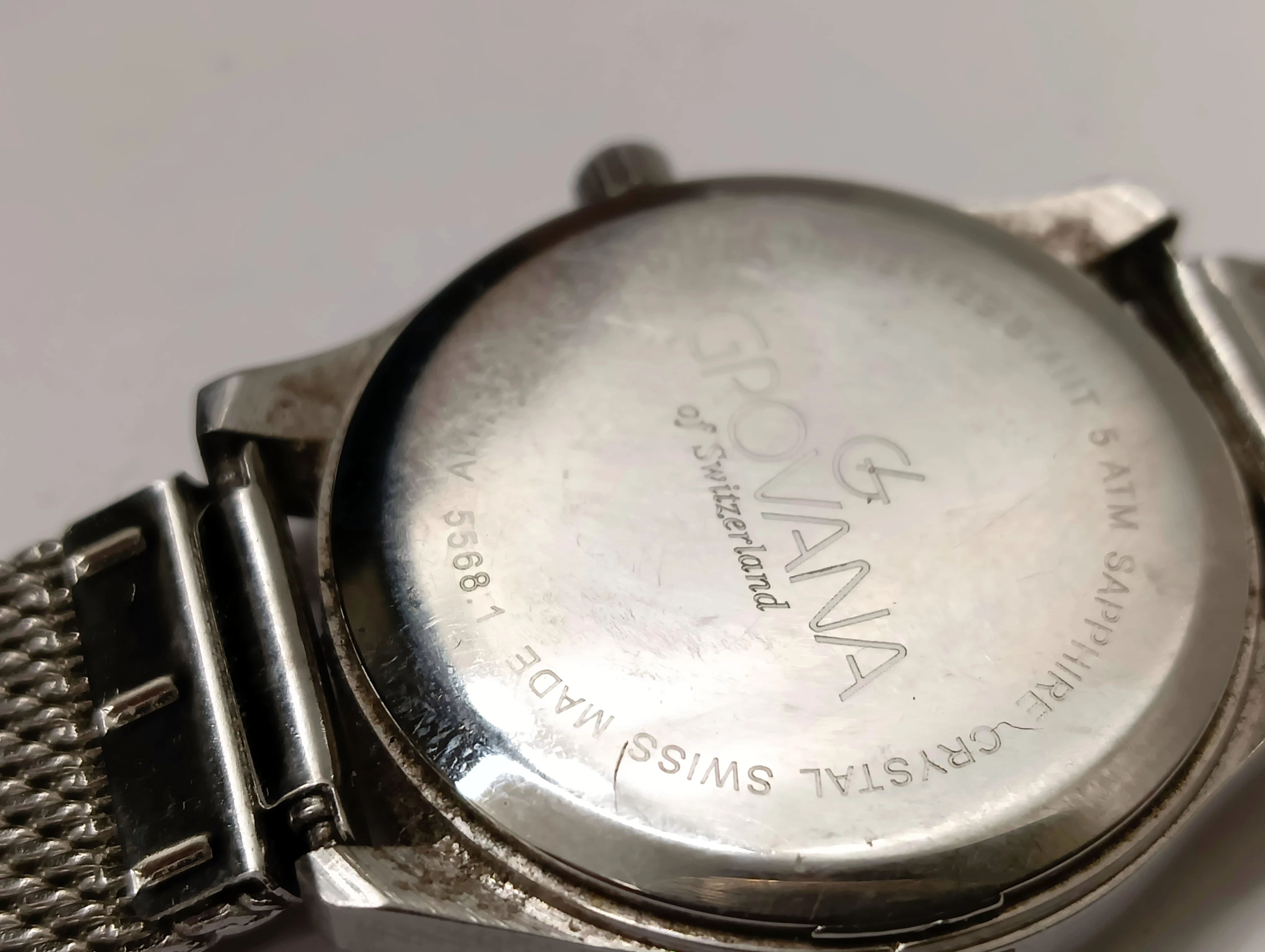 zegarek-grovana-sapphire-5-atm-5568-srebrny-funkcje-datownik