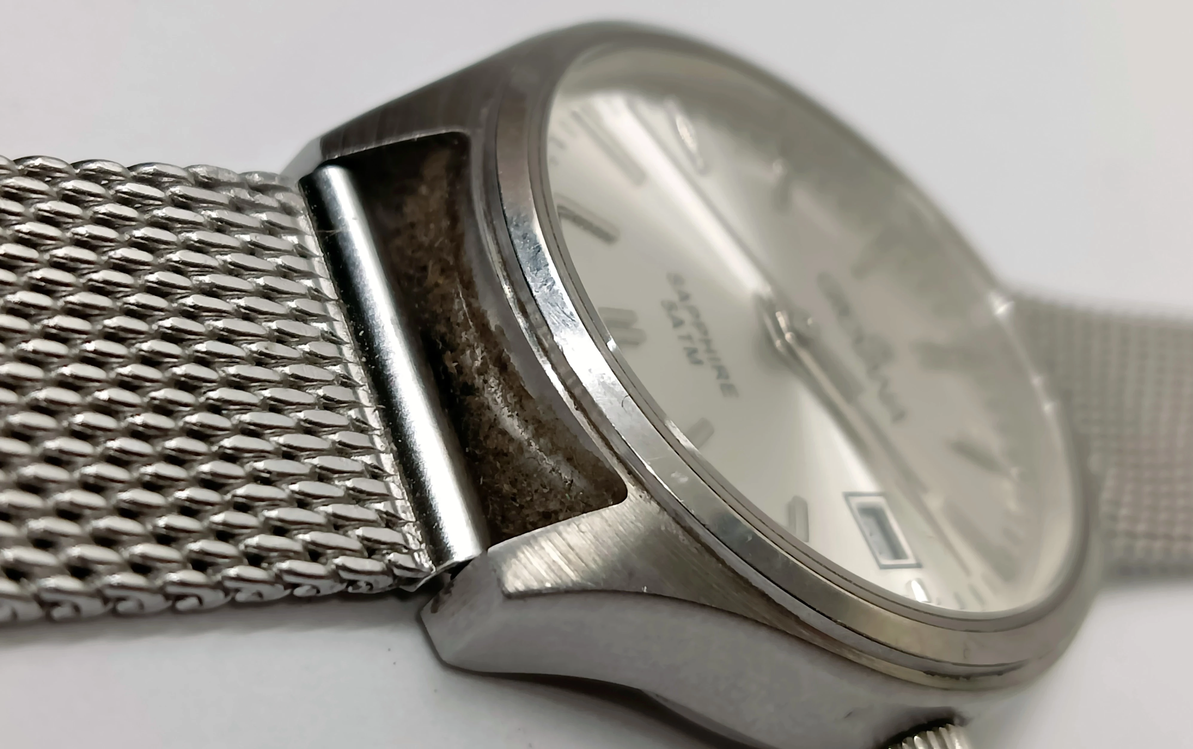 zegarek-grovana-sapphire-5-atm-5568-srebrny-ksztalt-koperty-okragla