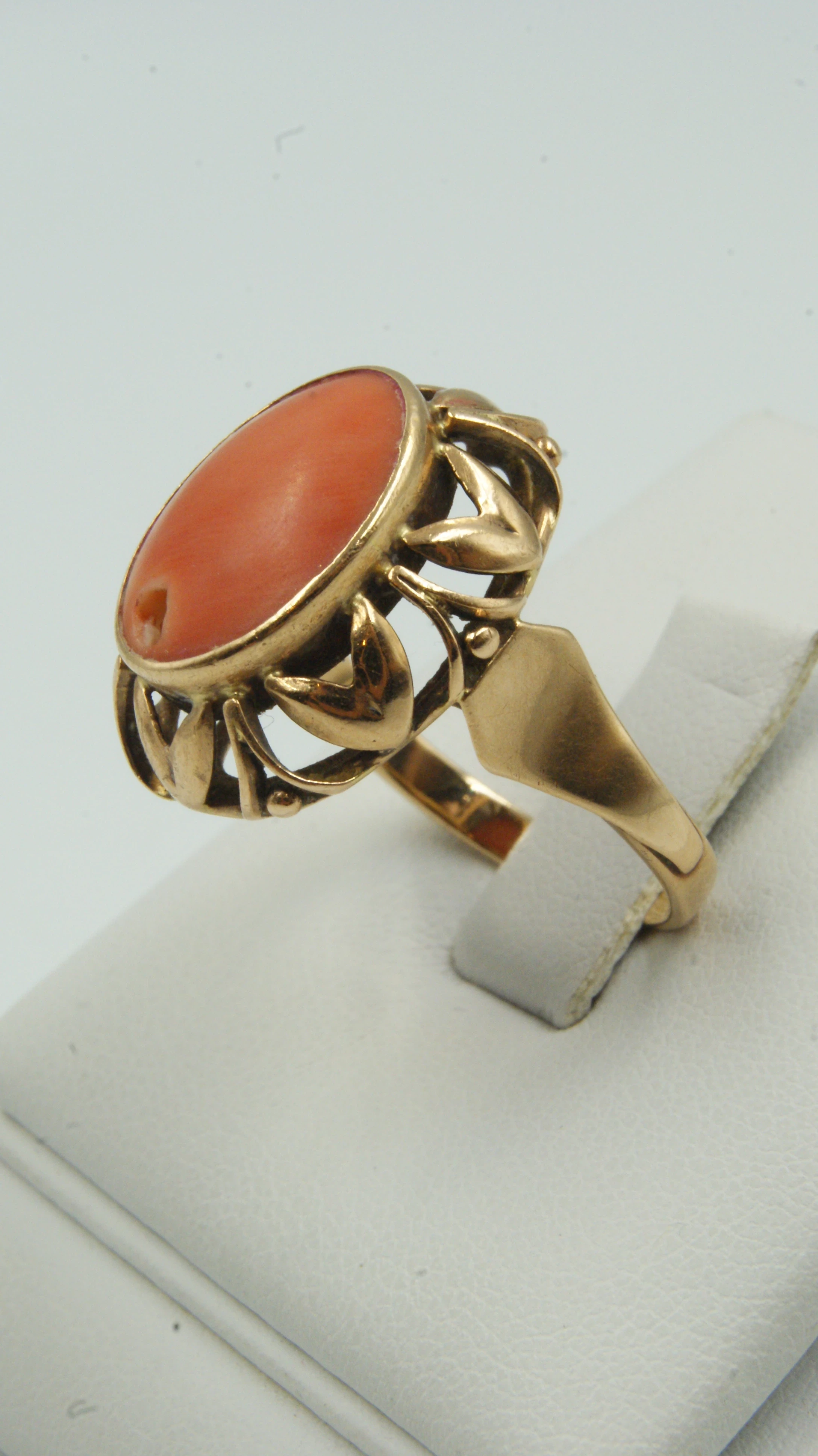 zloty-pierscionek-z-koralem-585-575g-r18-rozmiarsrednica-wew-mm-181833