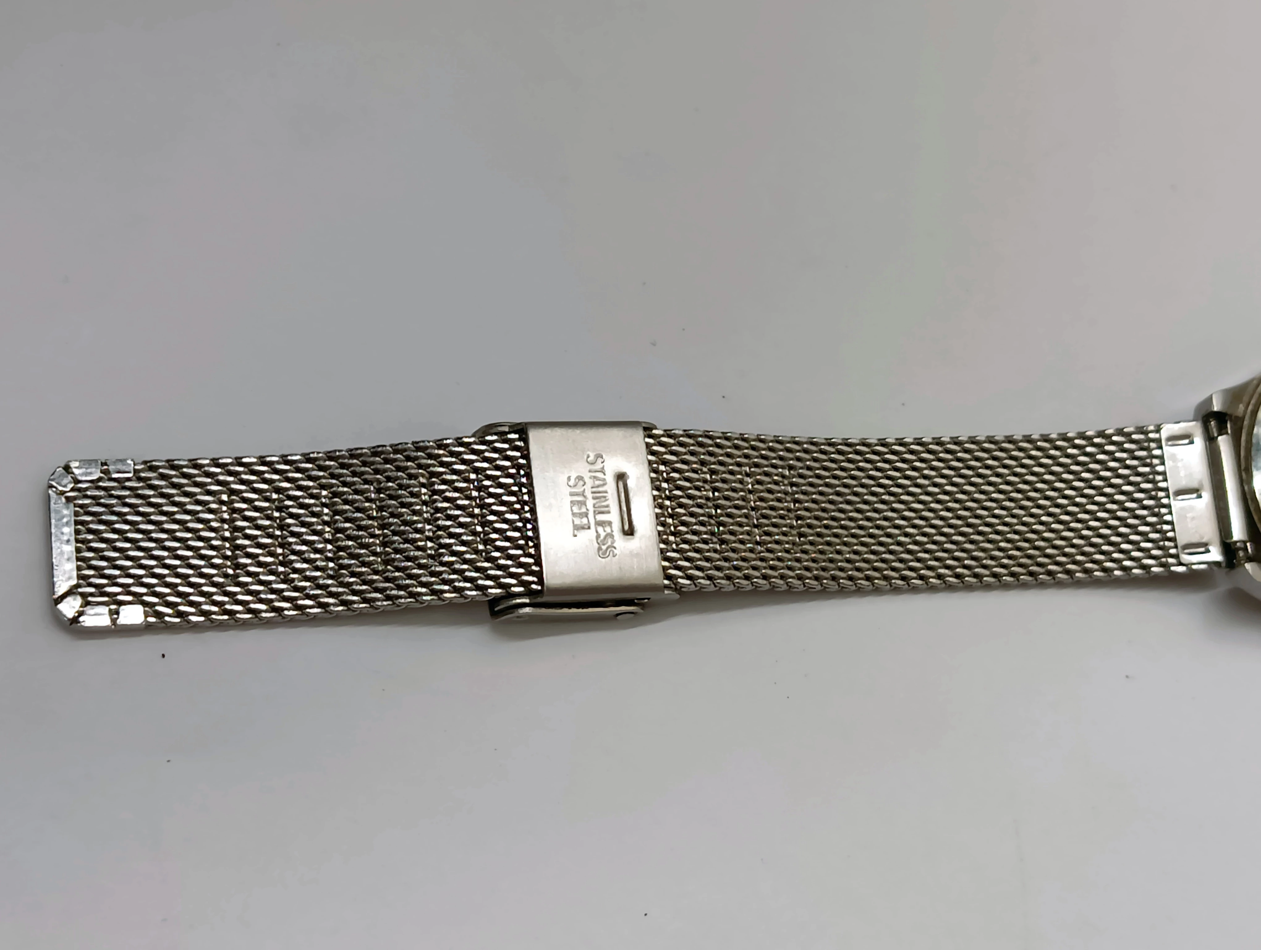 zegarek-grovana-sapphire-5-atm-5568-srebrny-szkielko-szafirowe