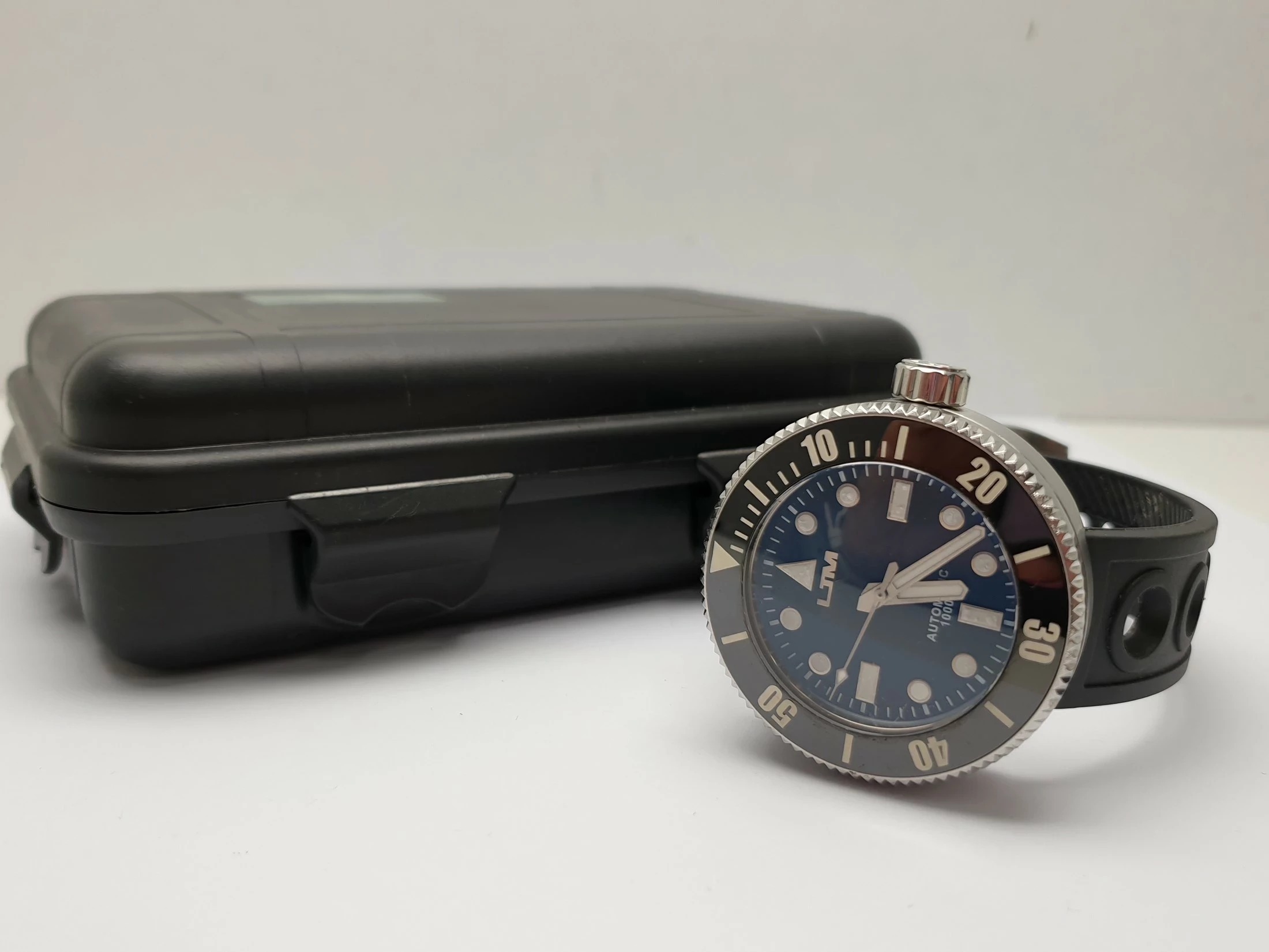 zegarek-meski-do-nurkowania-san-martin-1000m-model-1000m