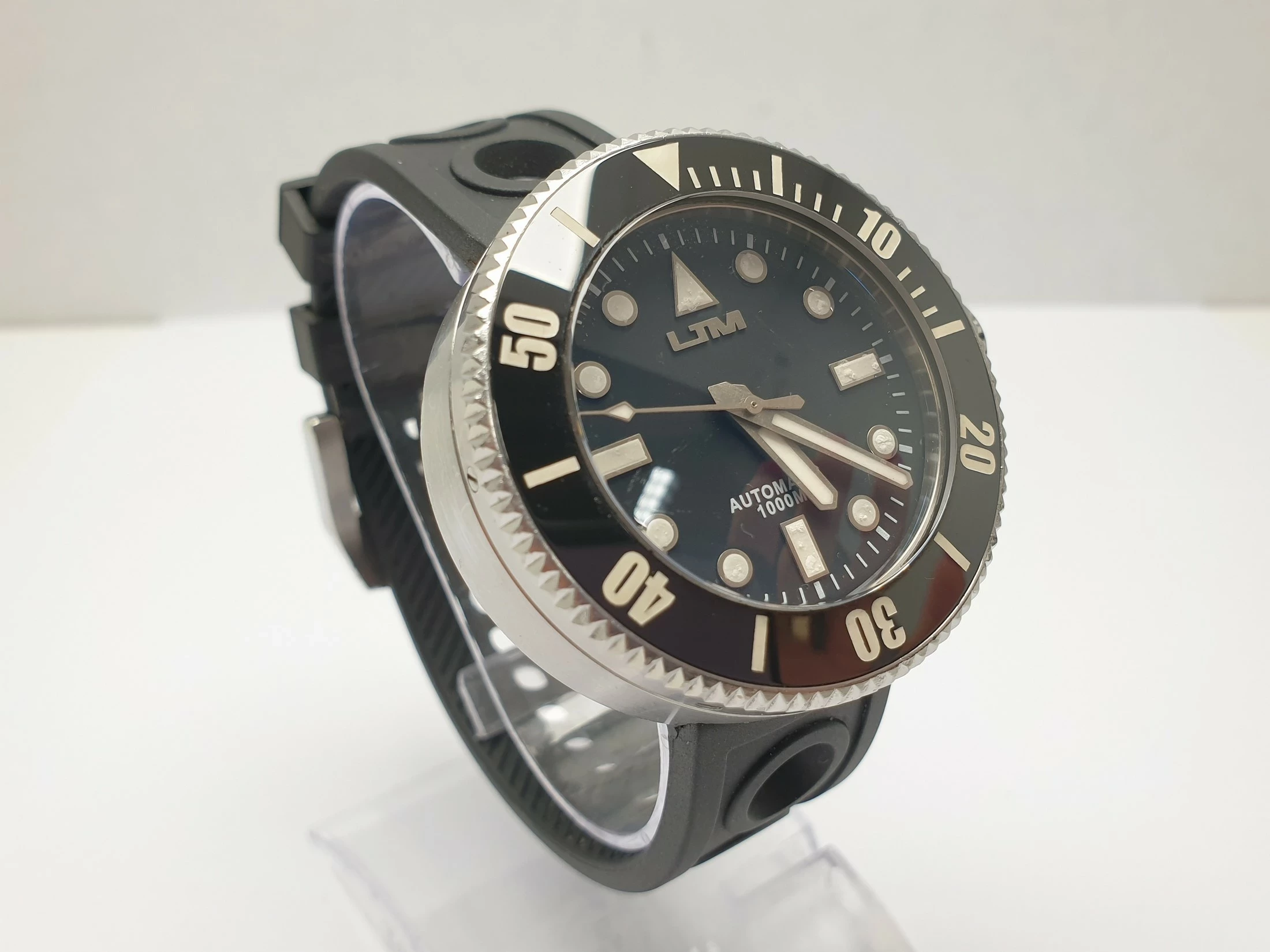 zegarek-meski-do-nurkowania-san-martin-1000m-wodoszczelnosc-powyzej-300m-wr300