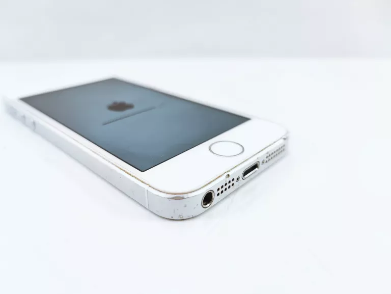 SMARTFON APPLE IPHONE SE 2 GB / 32 GB SREBRNY
