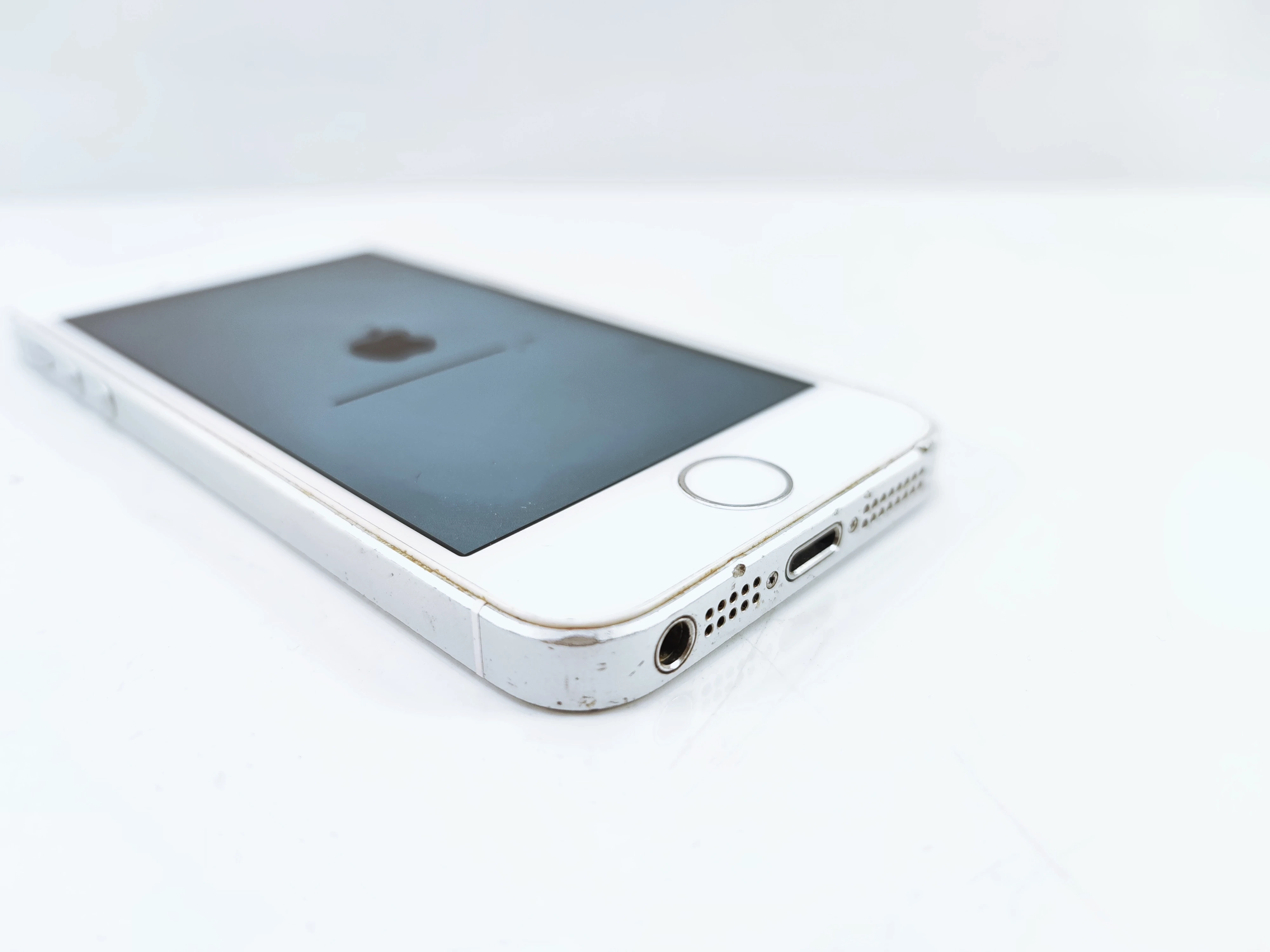 smartfon-apple-iphone-se-2-gb-32-gb-srebrny-ean-gtin-0190198292209