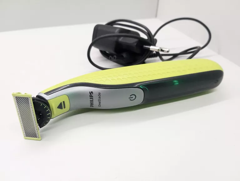 Philips OneBlade QP2730/20 - Electric Razor