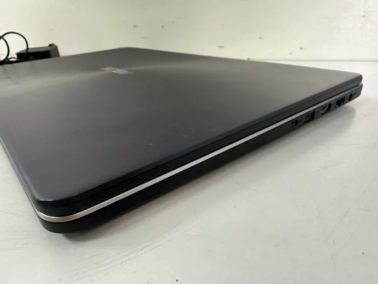 LAPTOP ASUS VIVOBOOK 17 F705U