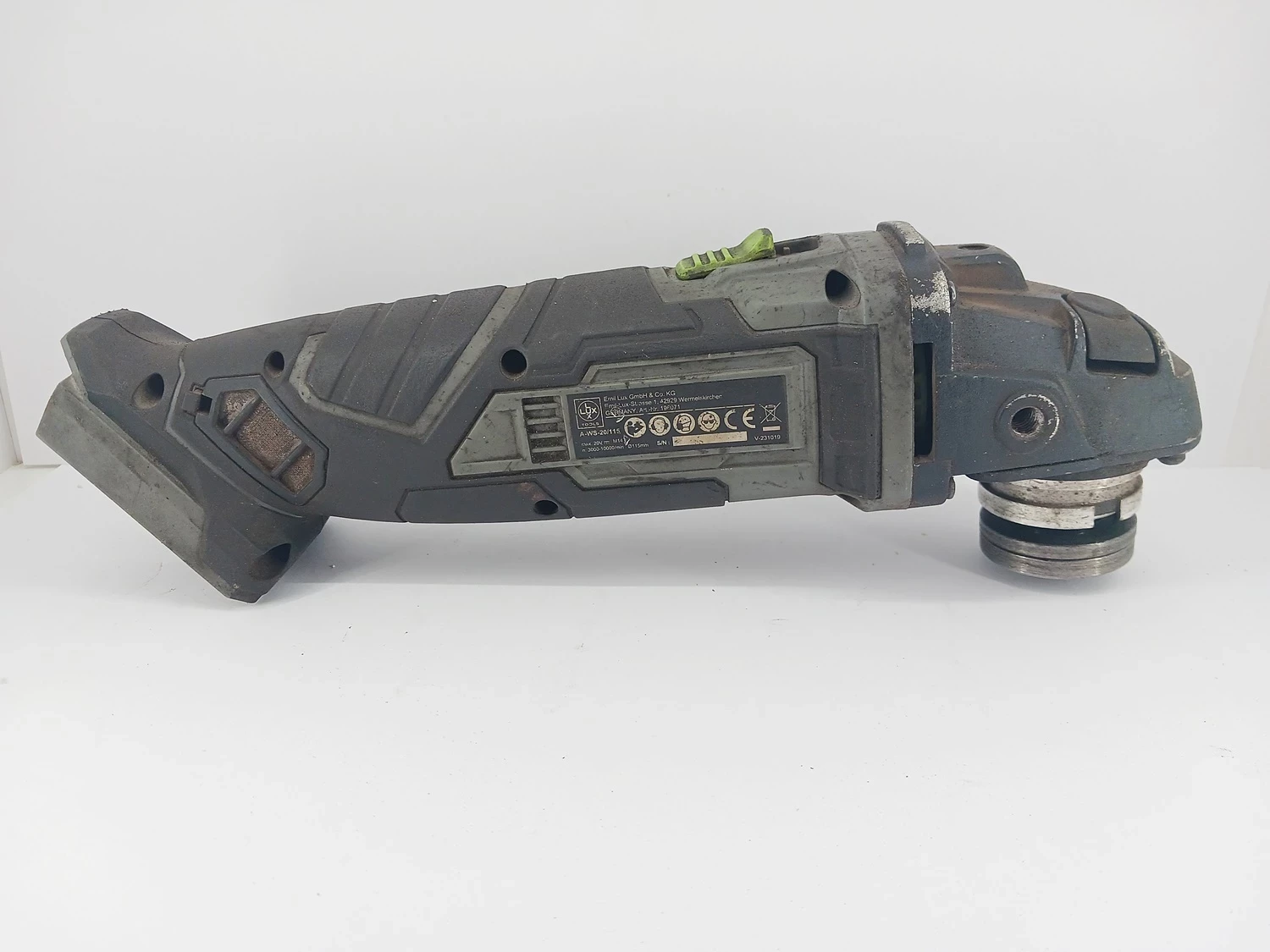 zestaw-elektronarzedzi-lux-tools-zawartosc-zestawu-akumulator