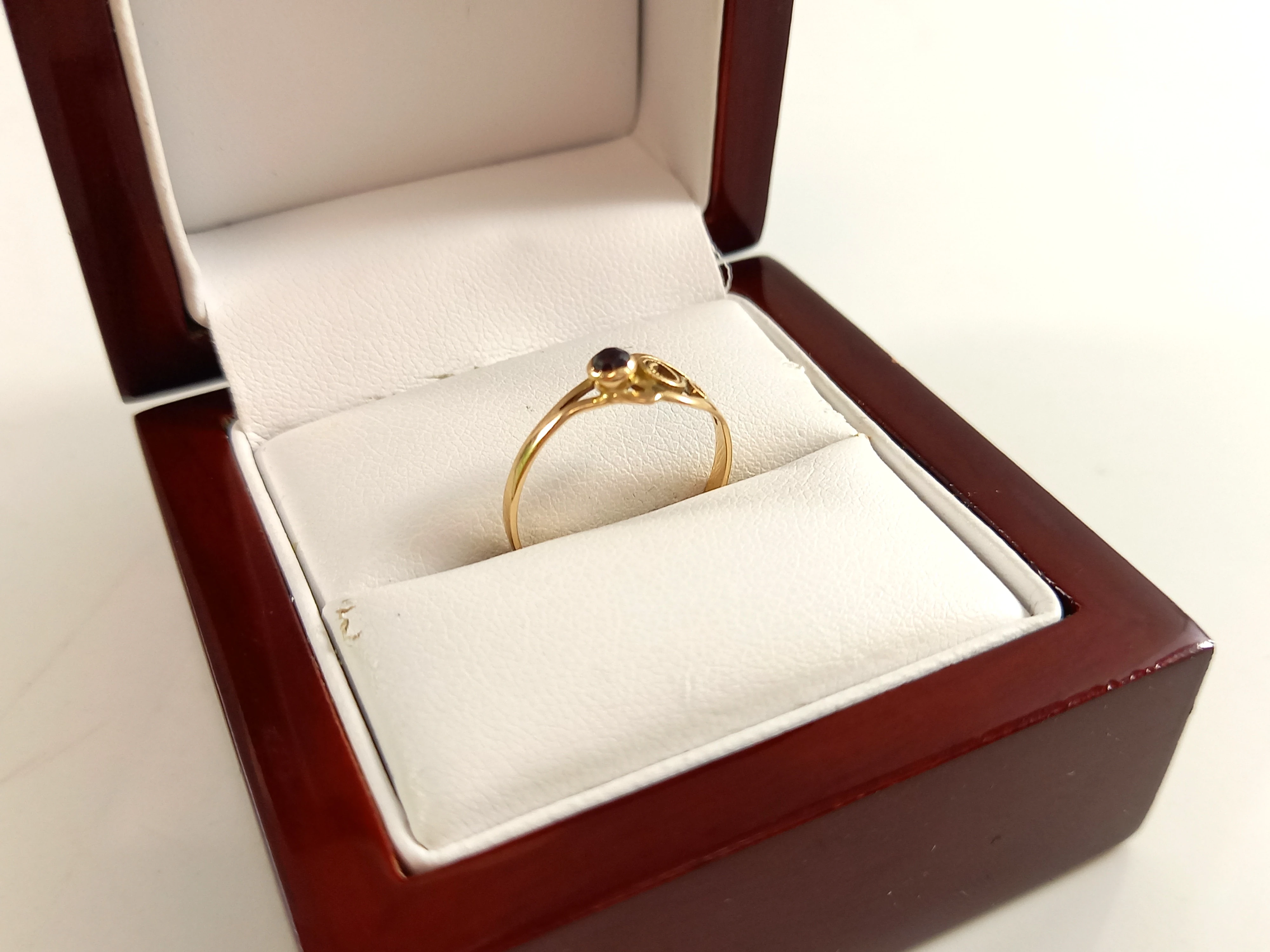 zloty-pierscionek-z-rubinem-r12-585-099g-glowna-62-poznan-ska-x