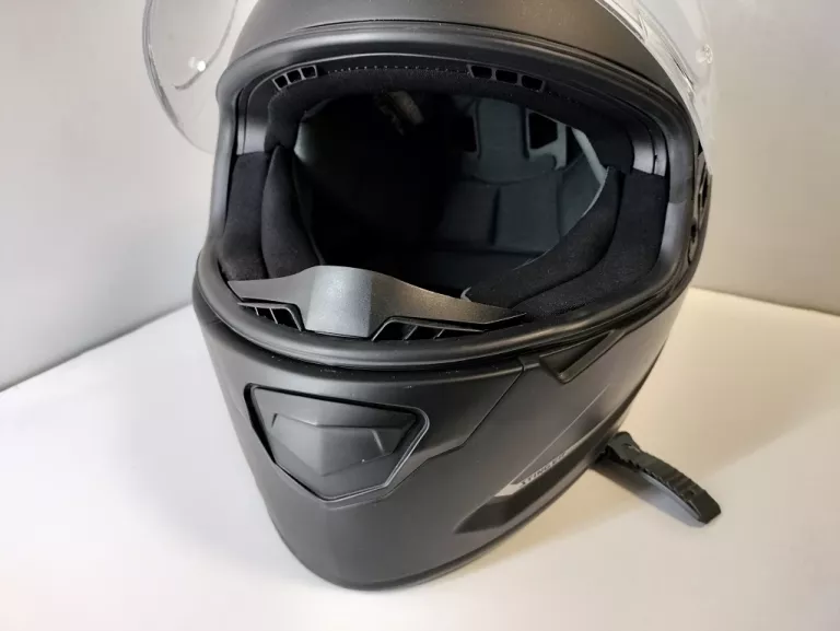 KASK INTEGRALNY MT HELMETS STINGER CZARNY MAT M