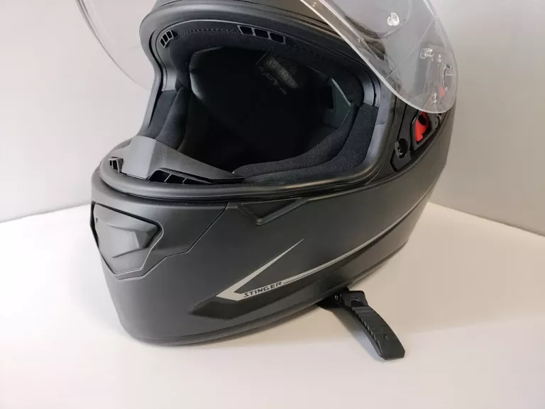 KASK INTEGRALNY MT HELMETS STINGER CZARNY MAT M