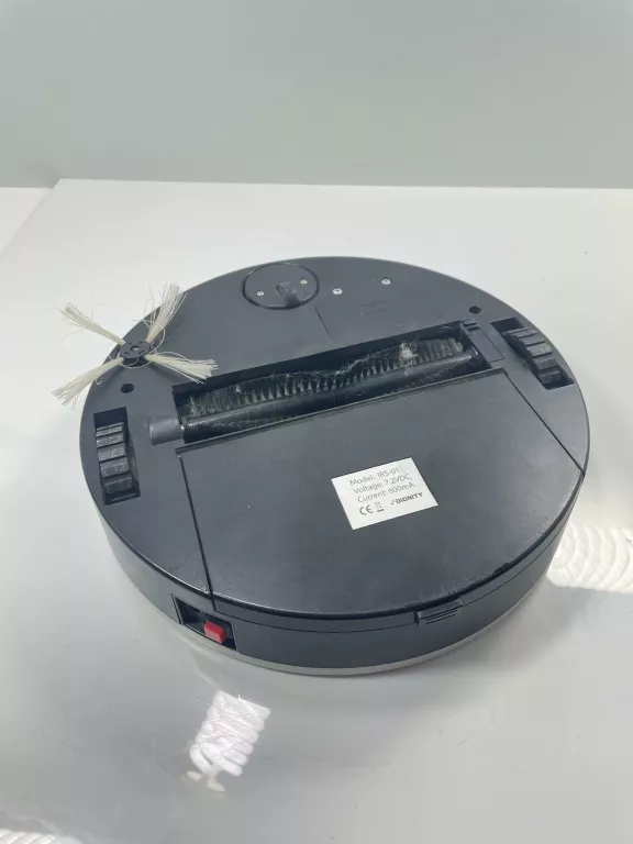 odkurzacz-dignity-irs-01-z-zasilaczem-kolor-dominujacy-czerwony