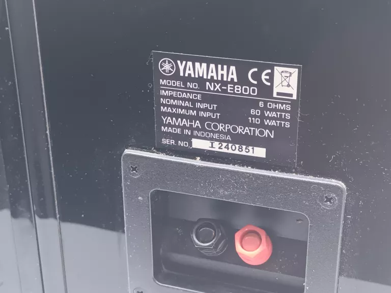 miniwieza-yamaha-dvd-e810-dwa-glosniki-pilot-opis-moc-znamionowa-rms-120
