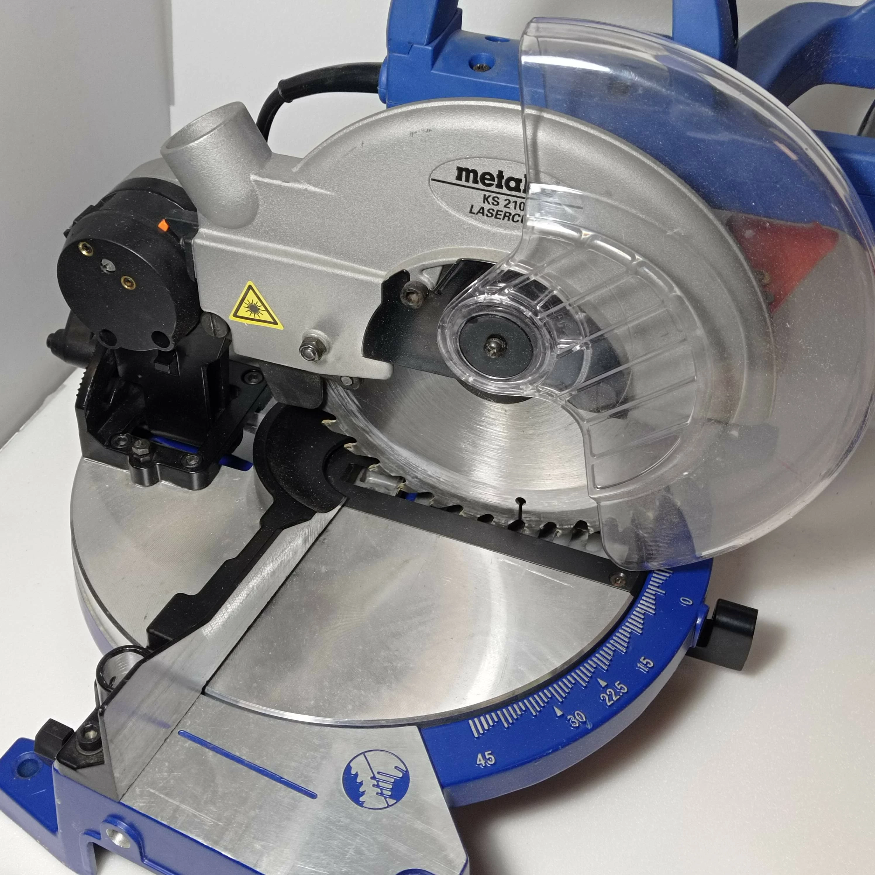 pilarka-ukosnica-metabo-ks-210-lasercut-marka-metabo