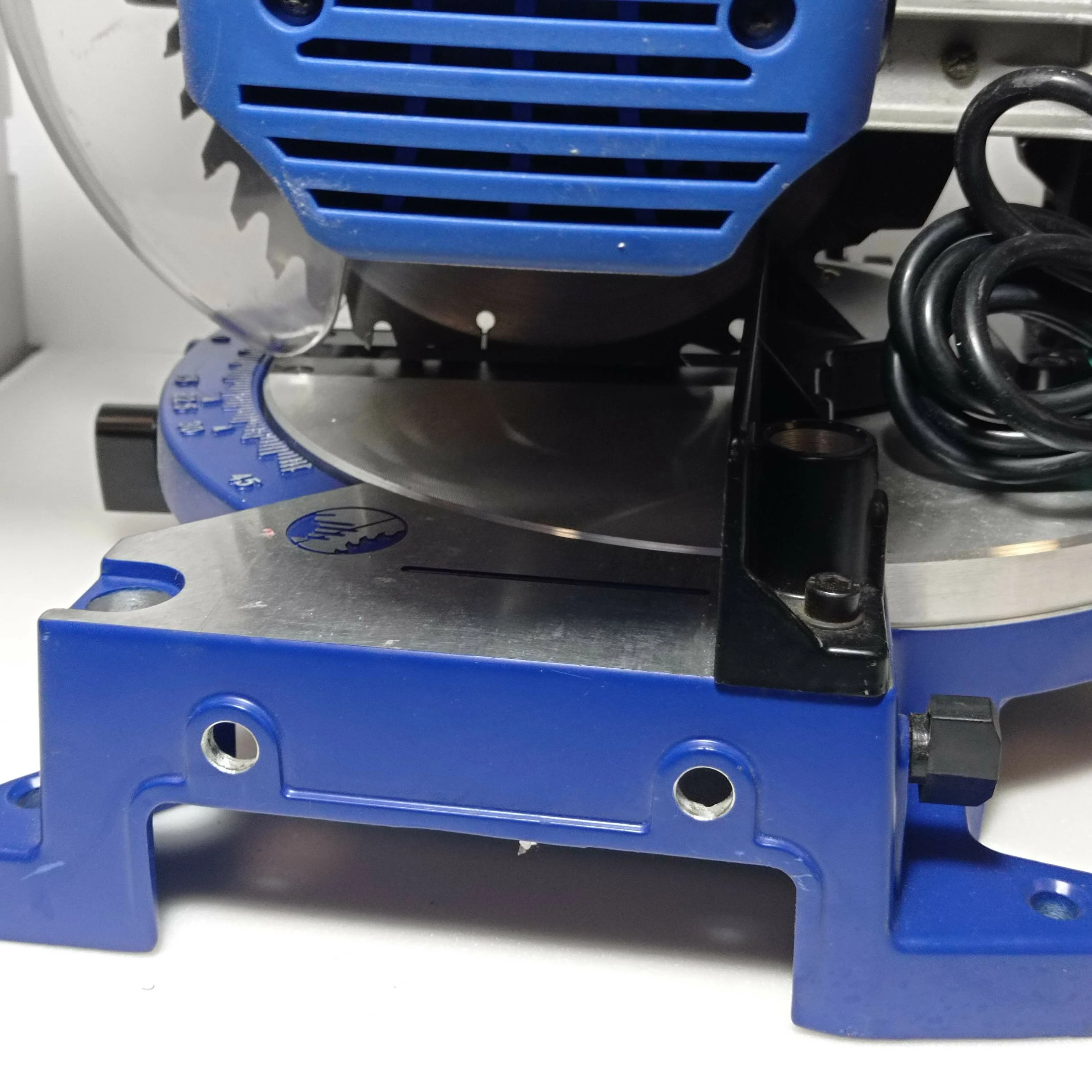 pilarka-ukosnica-metabo-ks-210-lasercut-marka-metabo