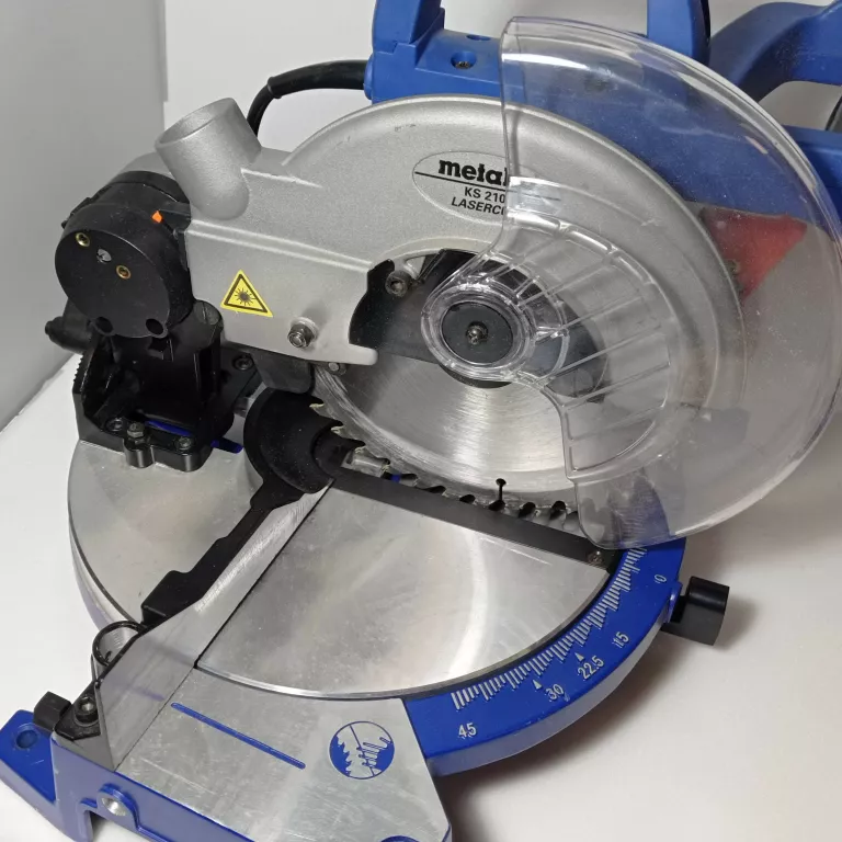 pilarka-ukosnica-metabo-ks-210-lasercut-marka-metabo
