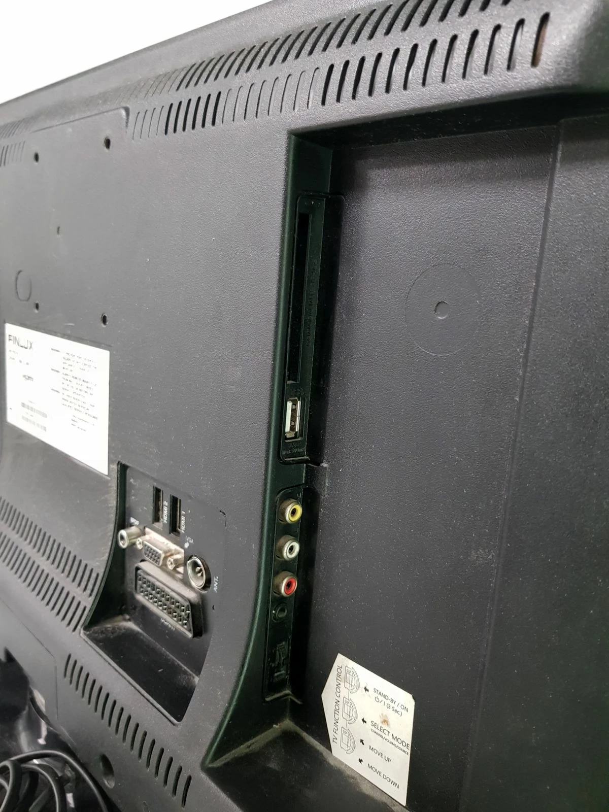 monitor-finlux-24flyr274b-z-funkcja-telewizora-przekatna-ekranu-cale-24