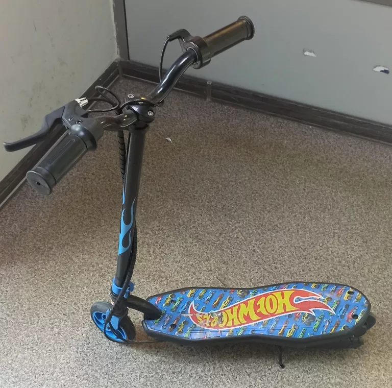 hulajnoga-hotwheels-ht-ks-55b-ladowarka-dworcowa-52-bydgoszcz