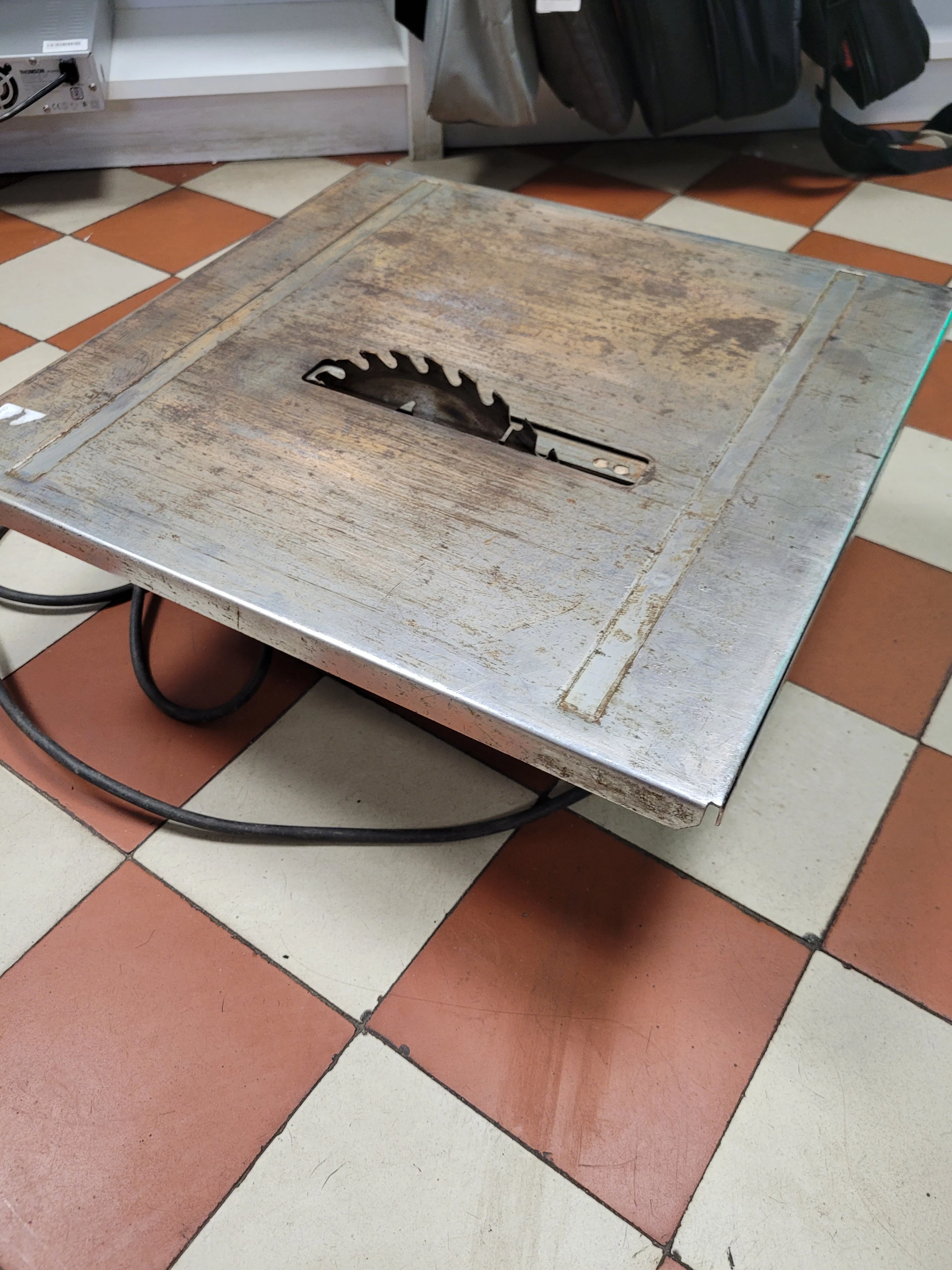 pila-stolowa-kinzo-48p3410-stan-uzywany