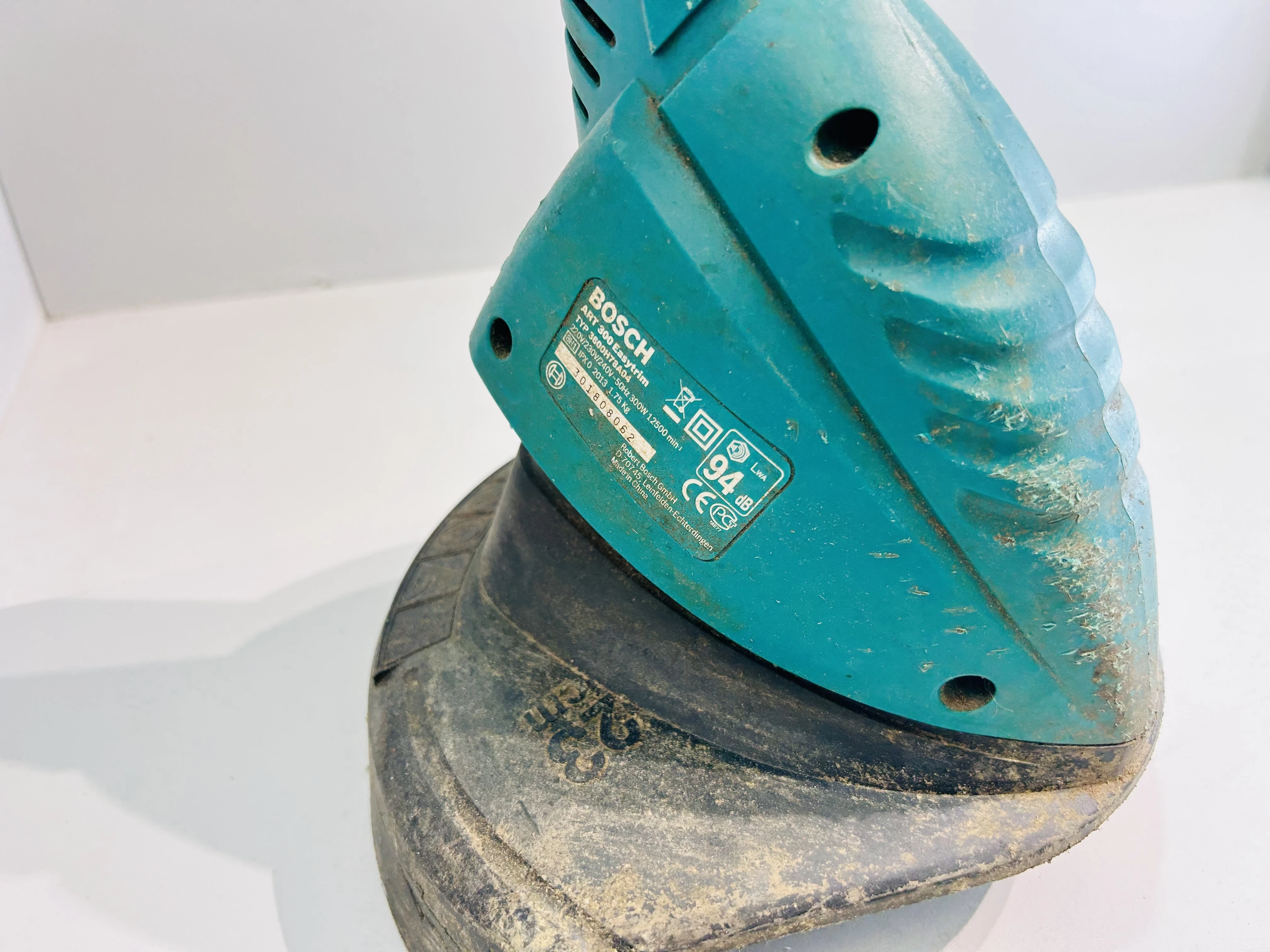 podkaszarka-bosch-art-300-easytrim-marka-bosch