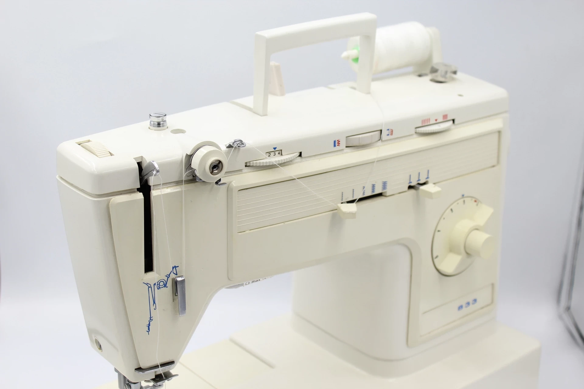 solidna-maszyna-do-szycia-lucznik-833-ean-gtin-5900011615680