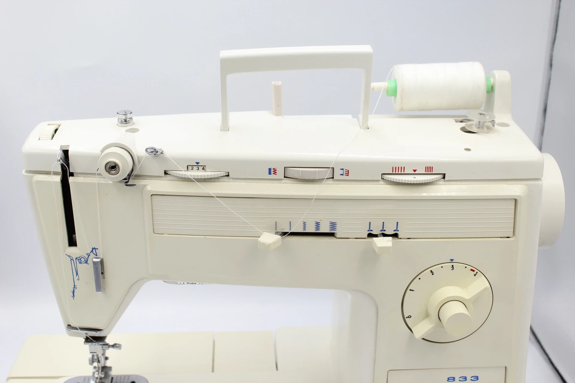 solidna-maszyna-do-szycia-lucznik-833-marka-lucznik