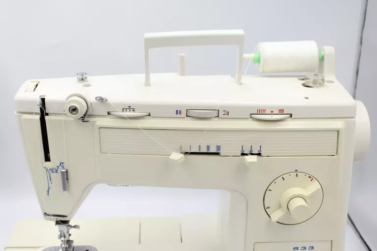 solidna-maszyna-do-szycia-lucznik-833-marka-lucznik