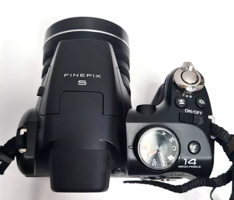 APARAT CYFROWY FUJIFILM S4200!POLECAM!