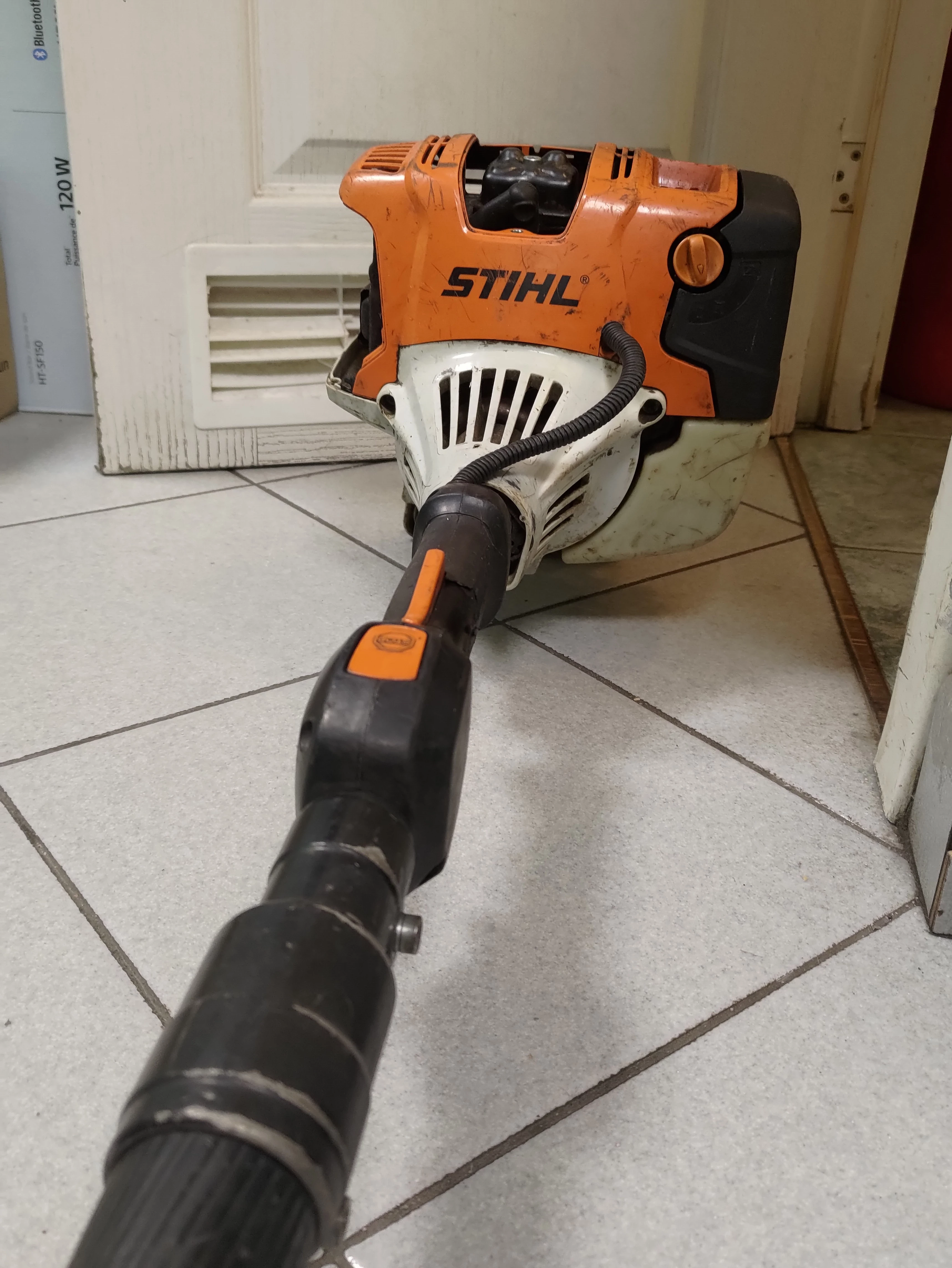 stihl-ht-133-podkrzesywarka-pila-spalinowa-galezi-dlugosc-narzedzia-270