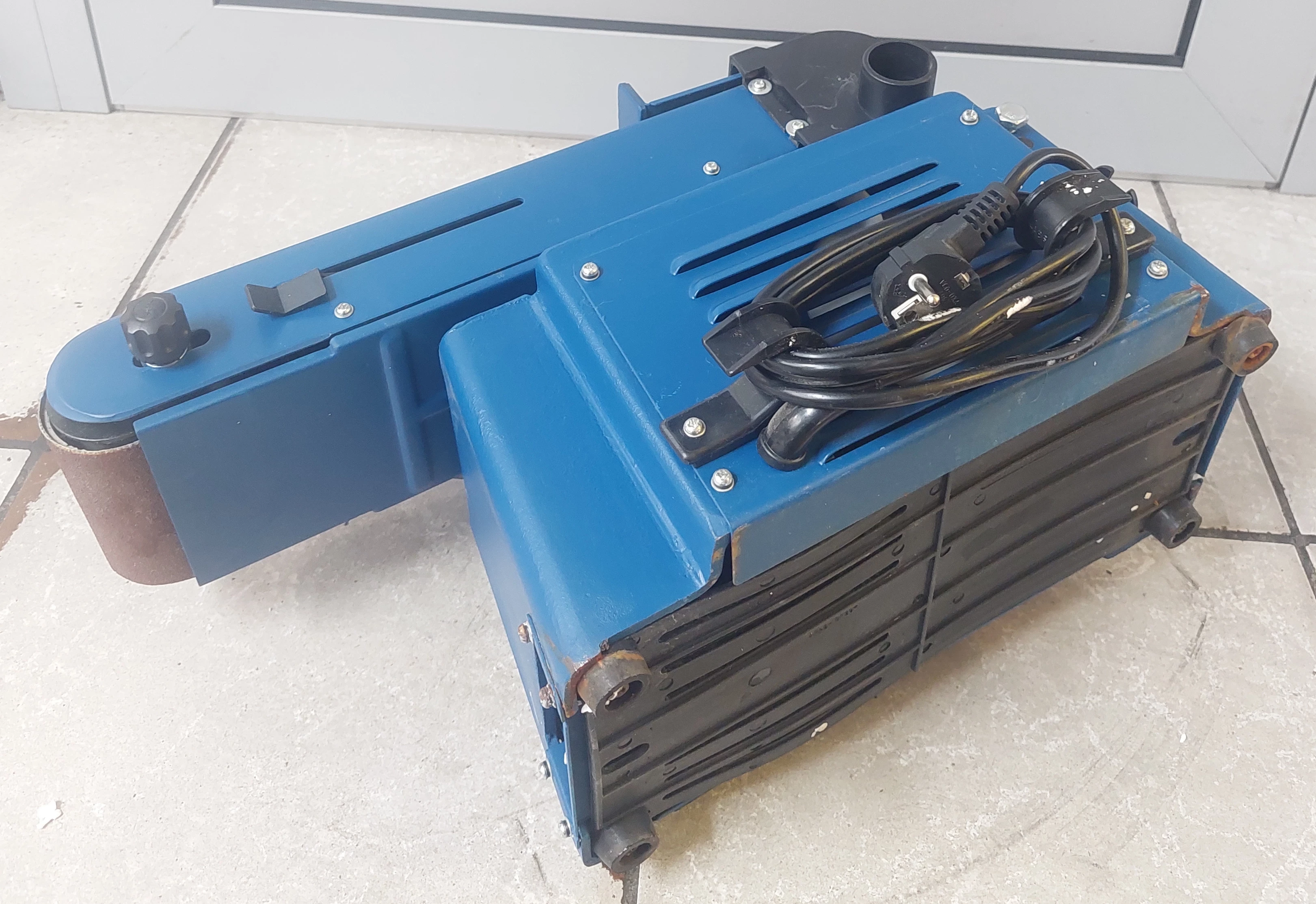 szlifierka-tasmowa-dedra-ded7718-z-pudelkiem-rodzaj-zasilania-sieciowe