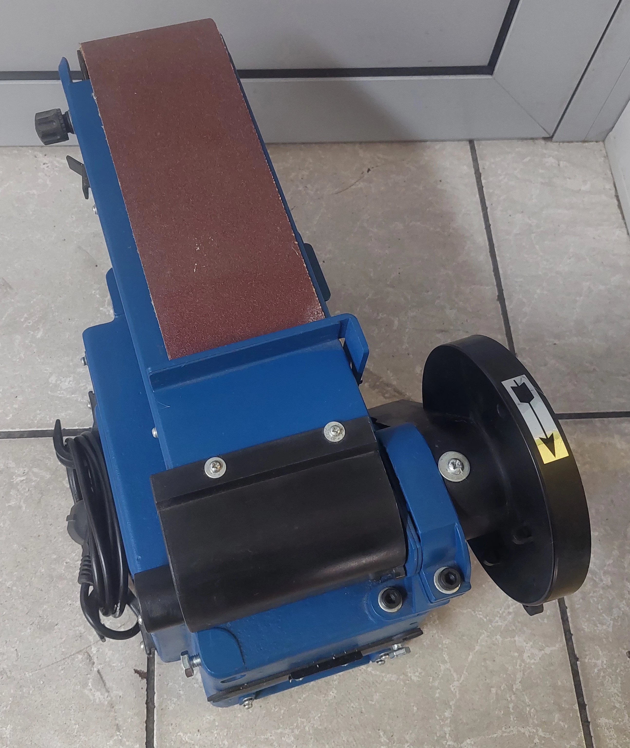 szlifierka-tasmowa-dedra-ded7718-z-pudelkiem-stan-uzywany