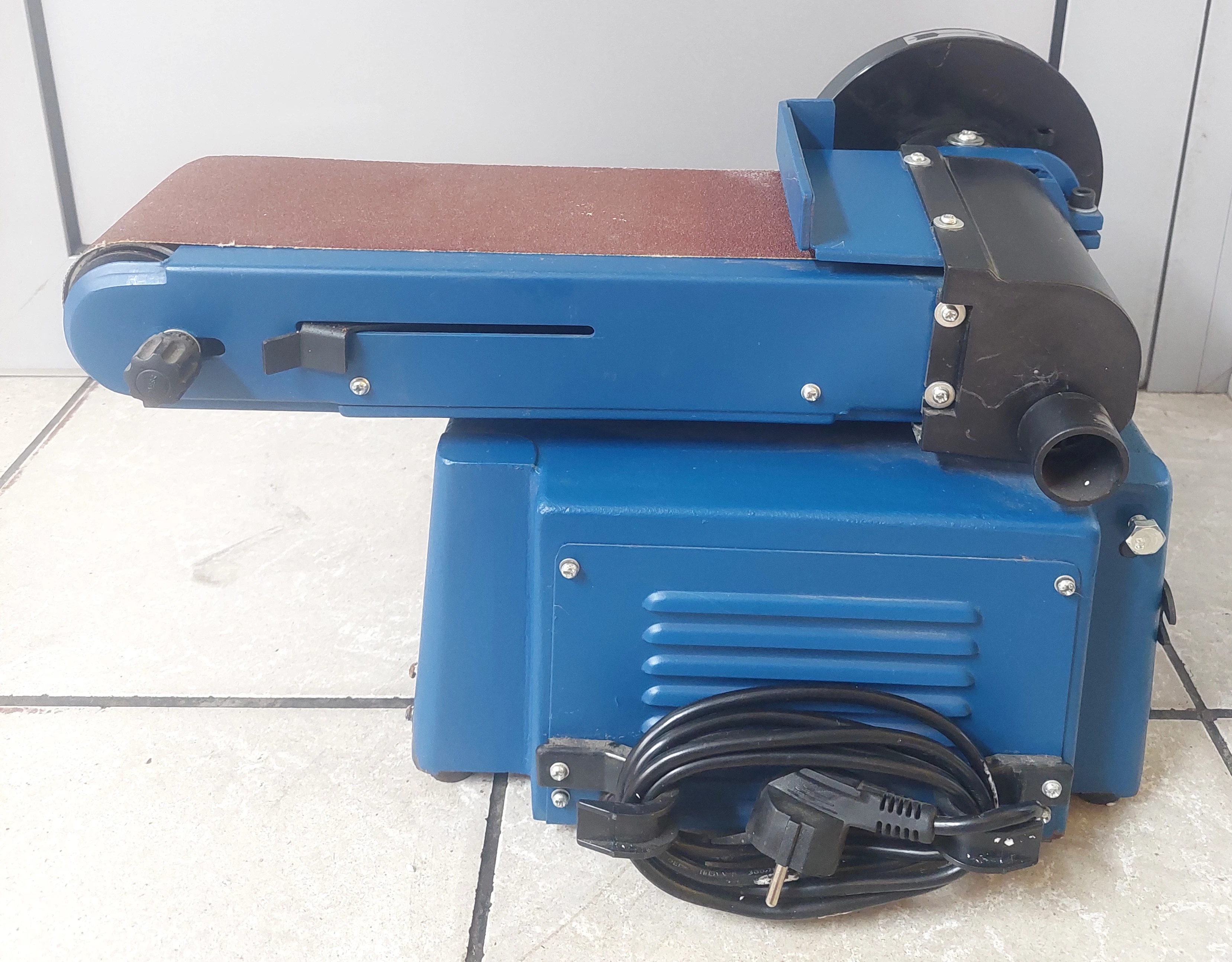 szlifierka-tasmowa-dedra-ded7718-z-pudelkiem-1-go-maja-11a-libiaz