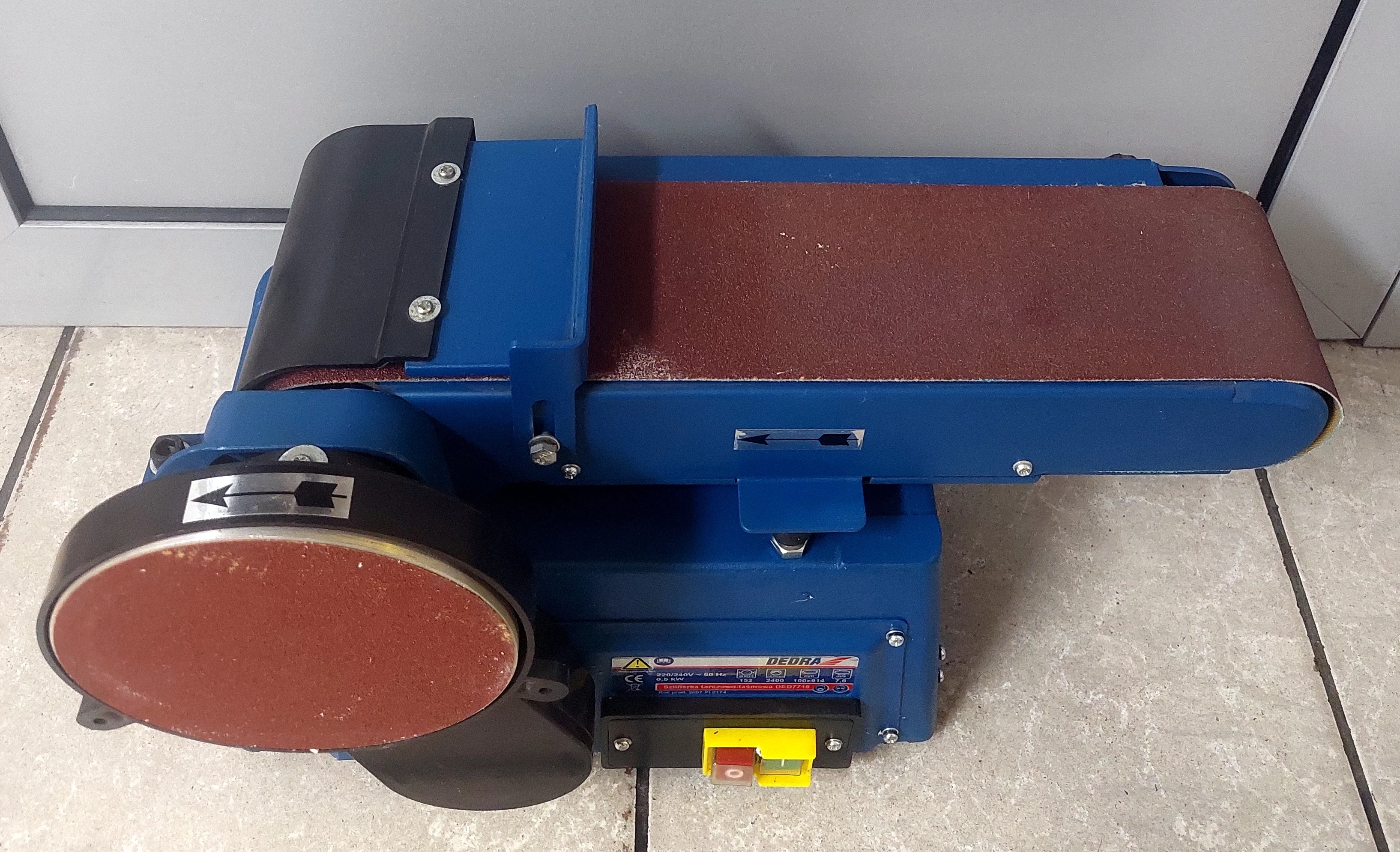 szlifierka-tasmowa-dedra-ded7718-z-pudelkiem-kod-producenta-ded7718