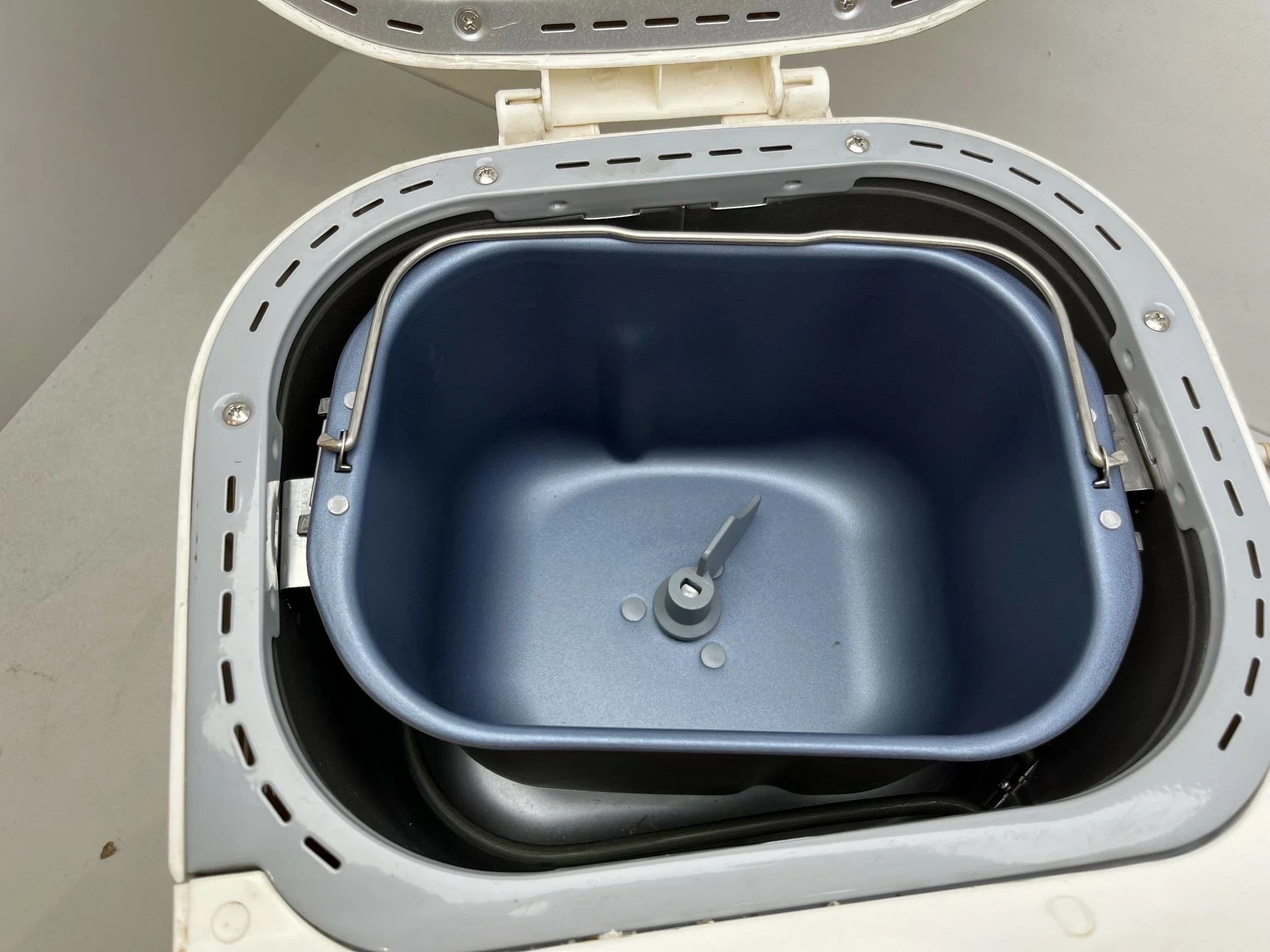 urzadzenie-do-wypiekania-chleba-moulinex-573804-kolor-dominujacy-bialy